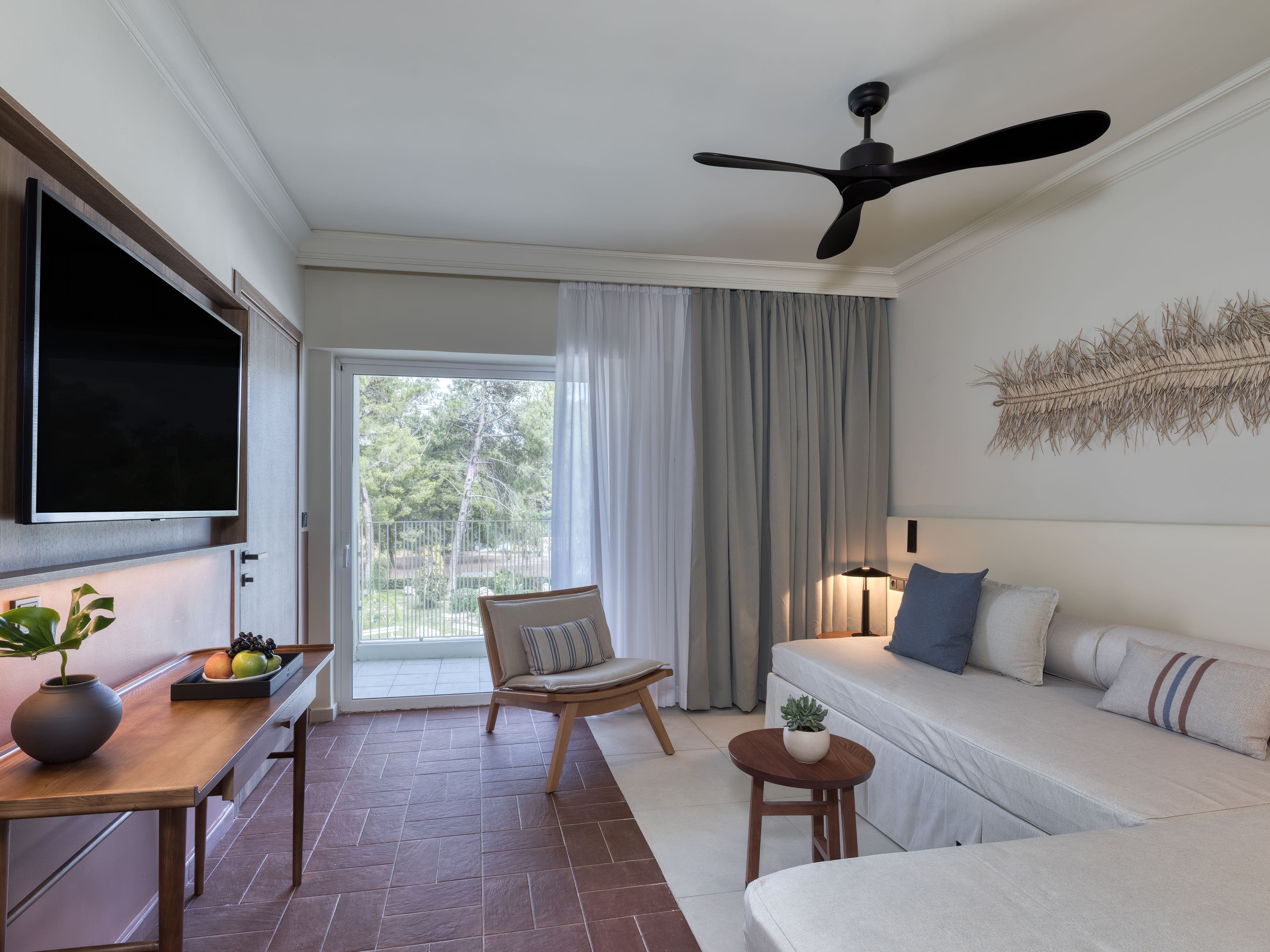 grand tropical nest