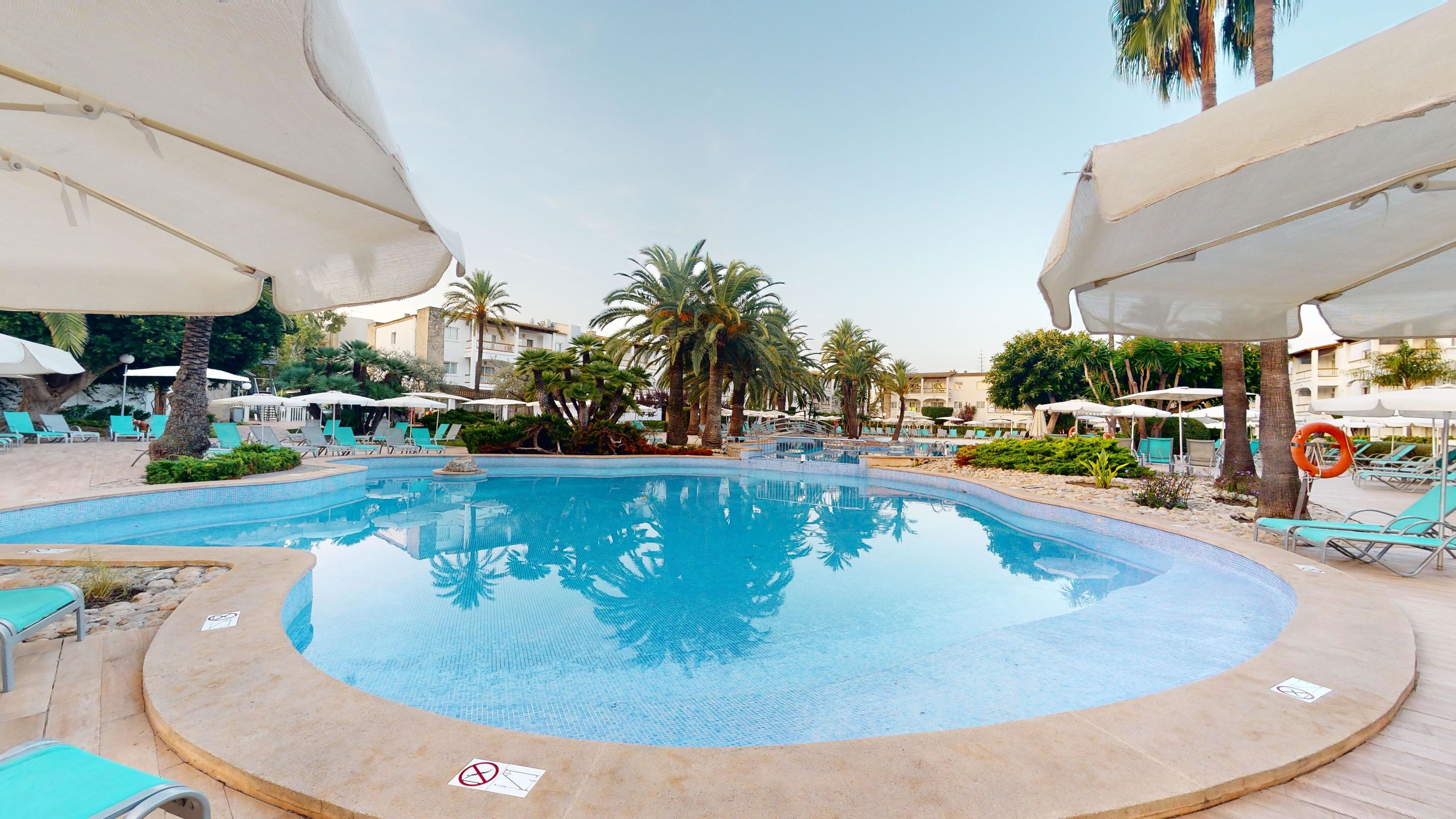Piscina deschisă