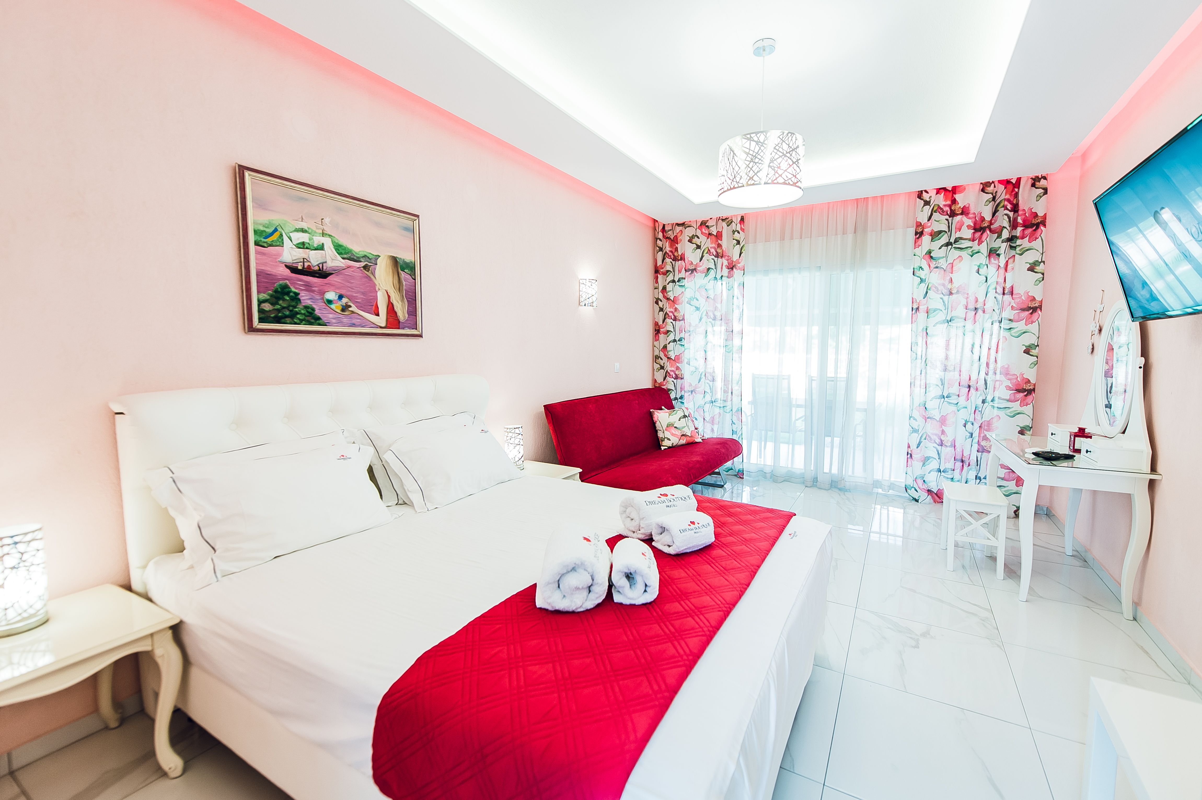 LUXURY STUDIO