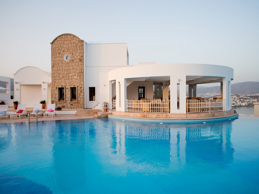 Piscina deschisă