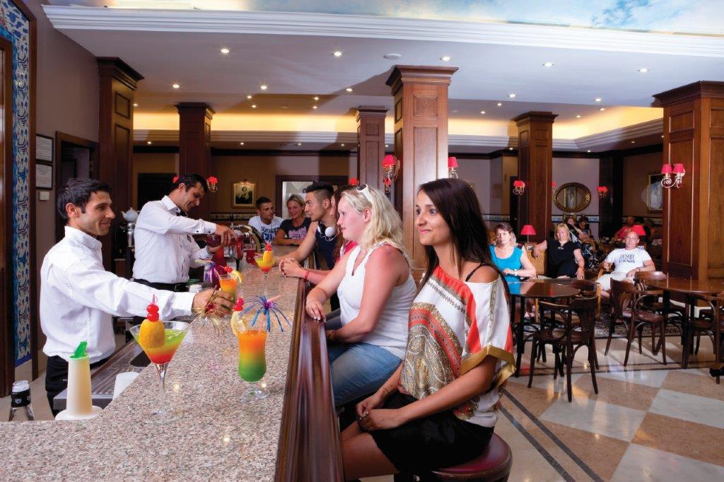 LOBBY BAR