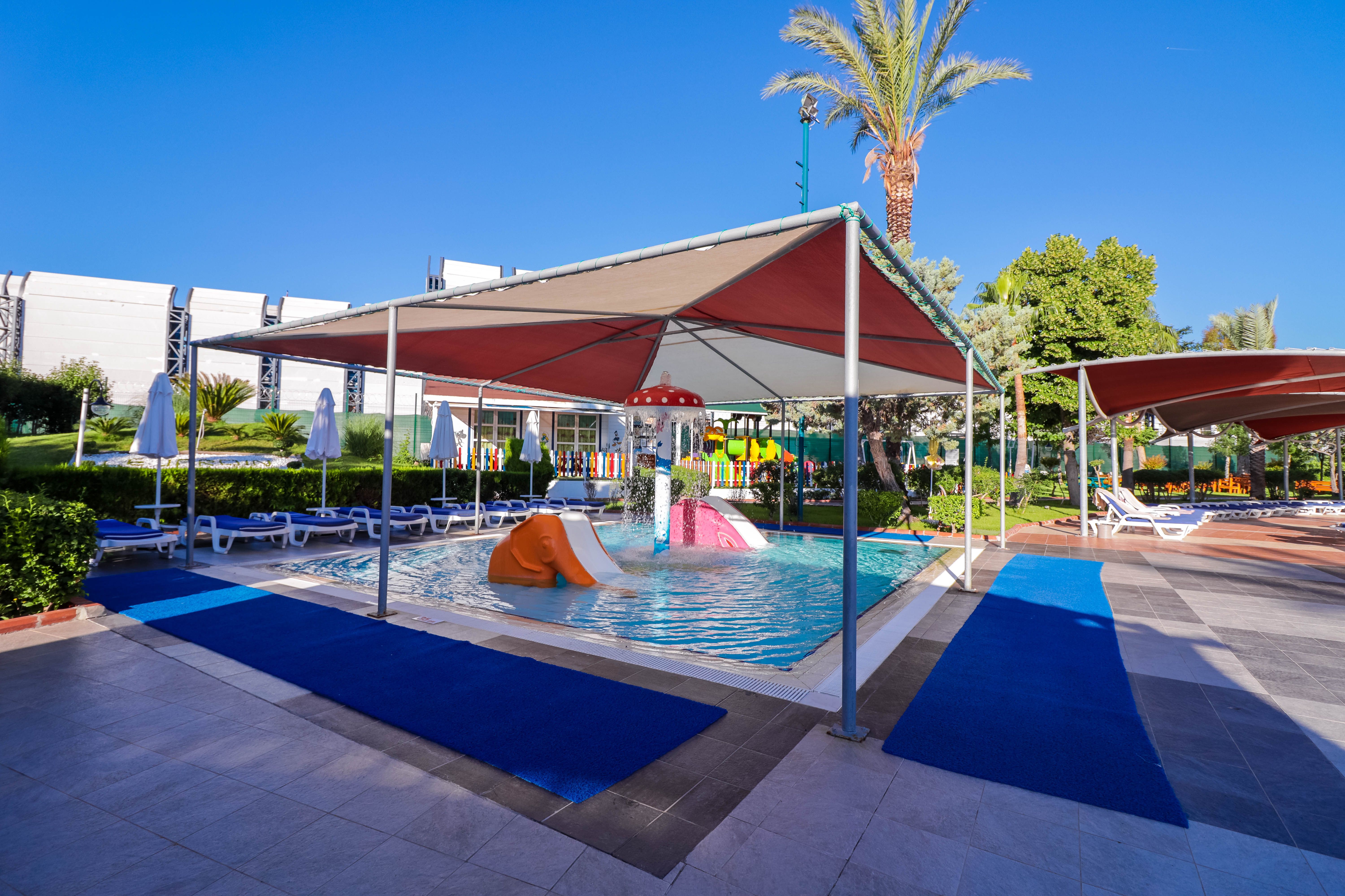 Piscina exterioara pentru copii