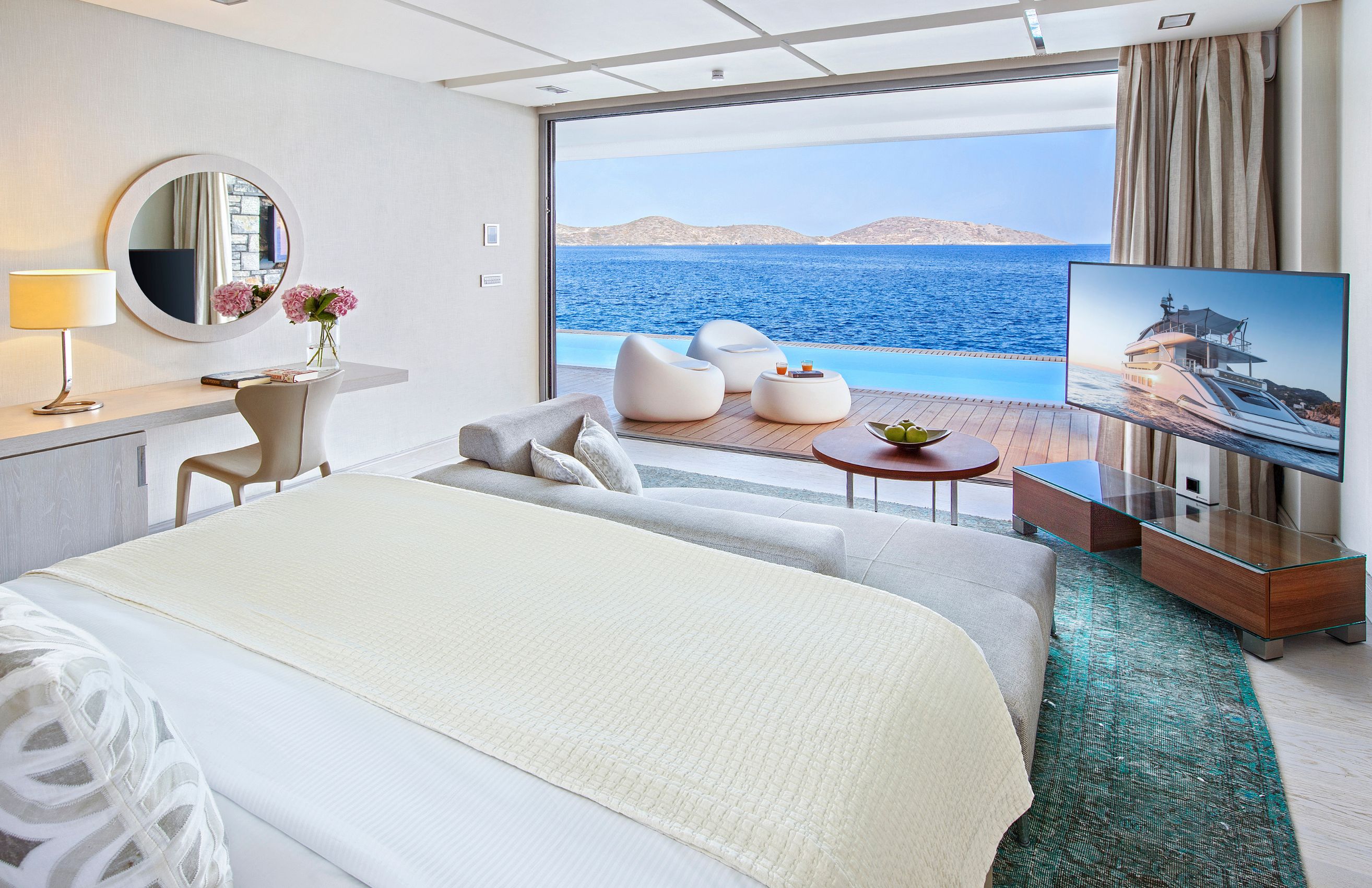 PREMIUM WATERFRONT JUNIOR SUITE WITH PRIVATE POOL