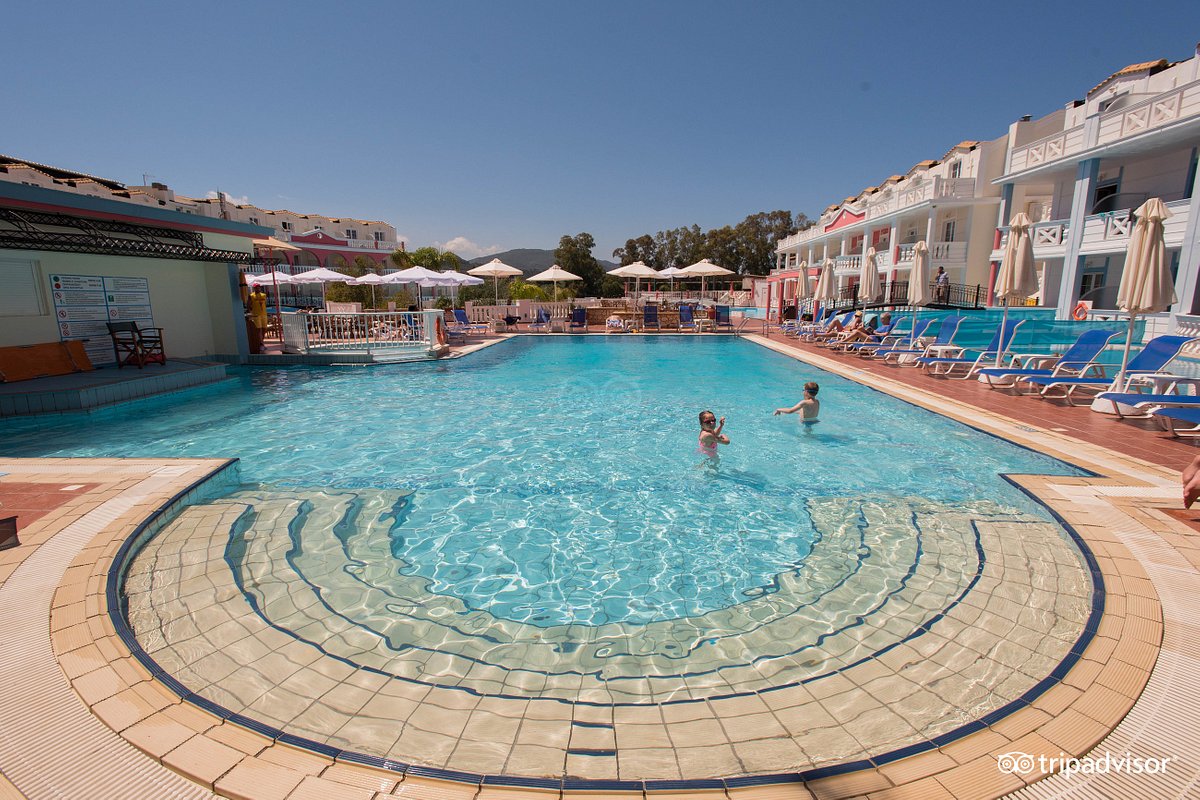 Piscina deschisă