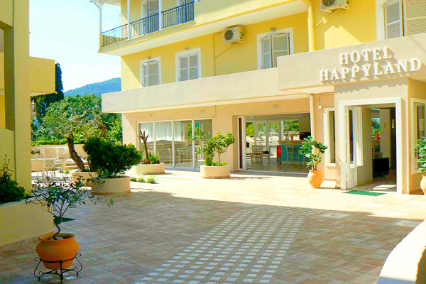 Lefkada, Hotel Happyland, exterior, hotel, intrare.jpg
