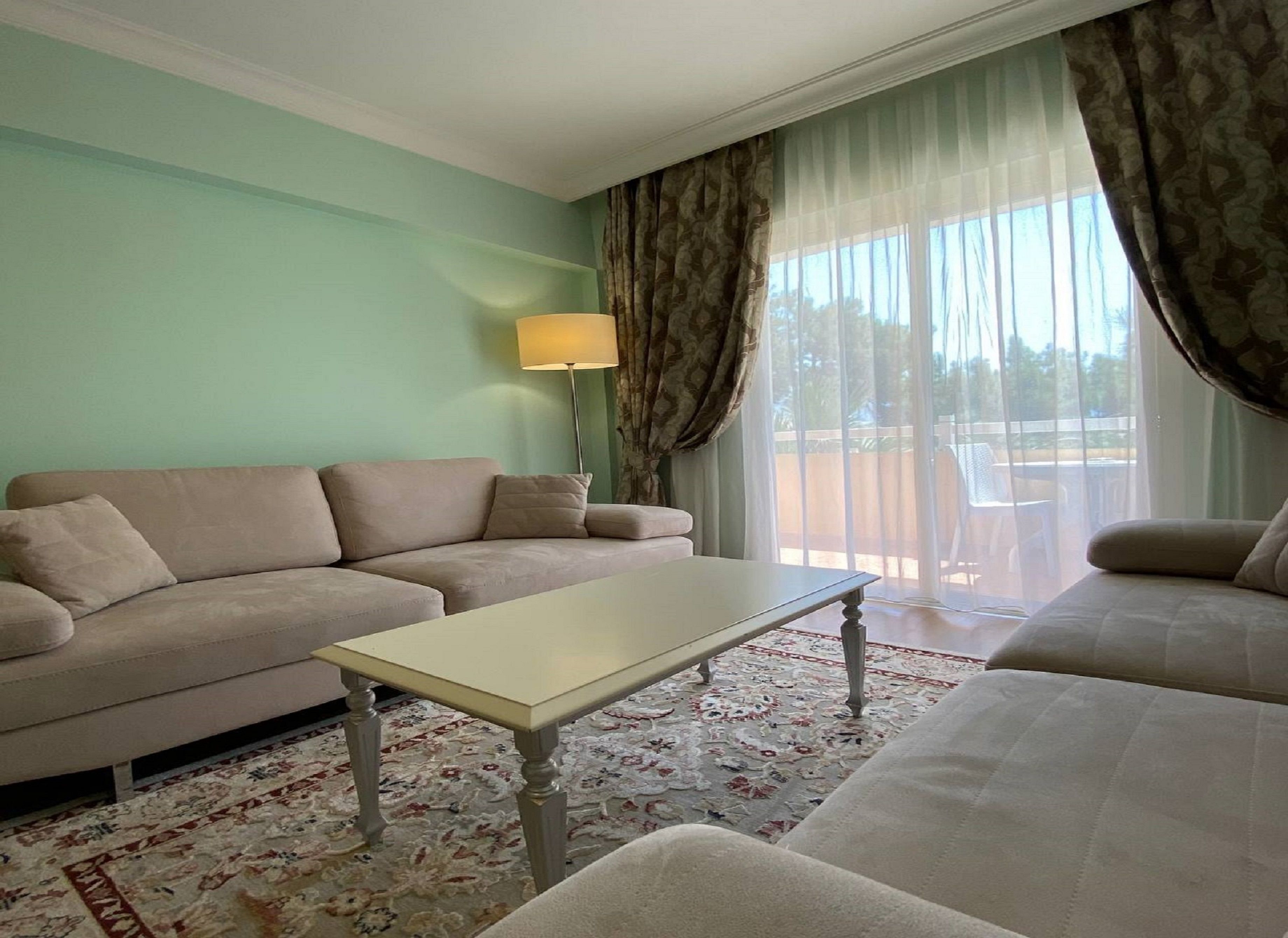 SUITE ROOM