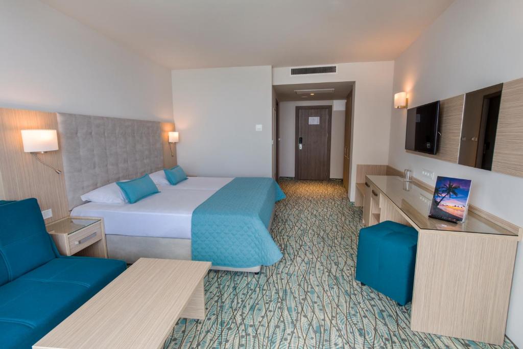Single w.Child Standard Room (Balcony or Terrace)