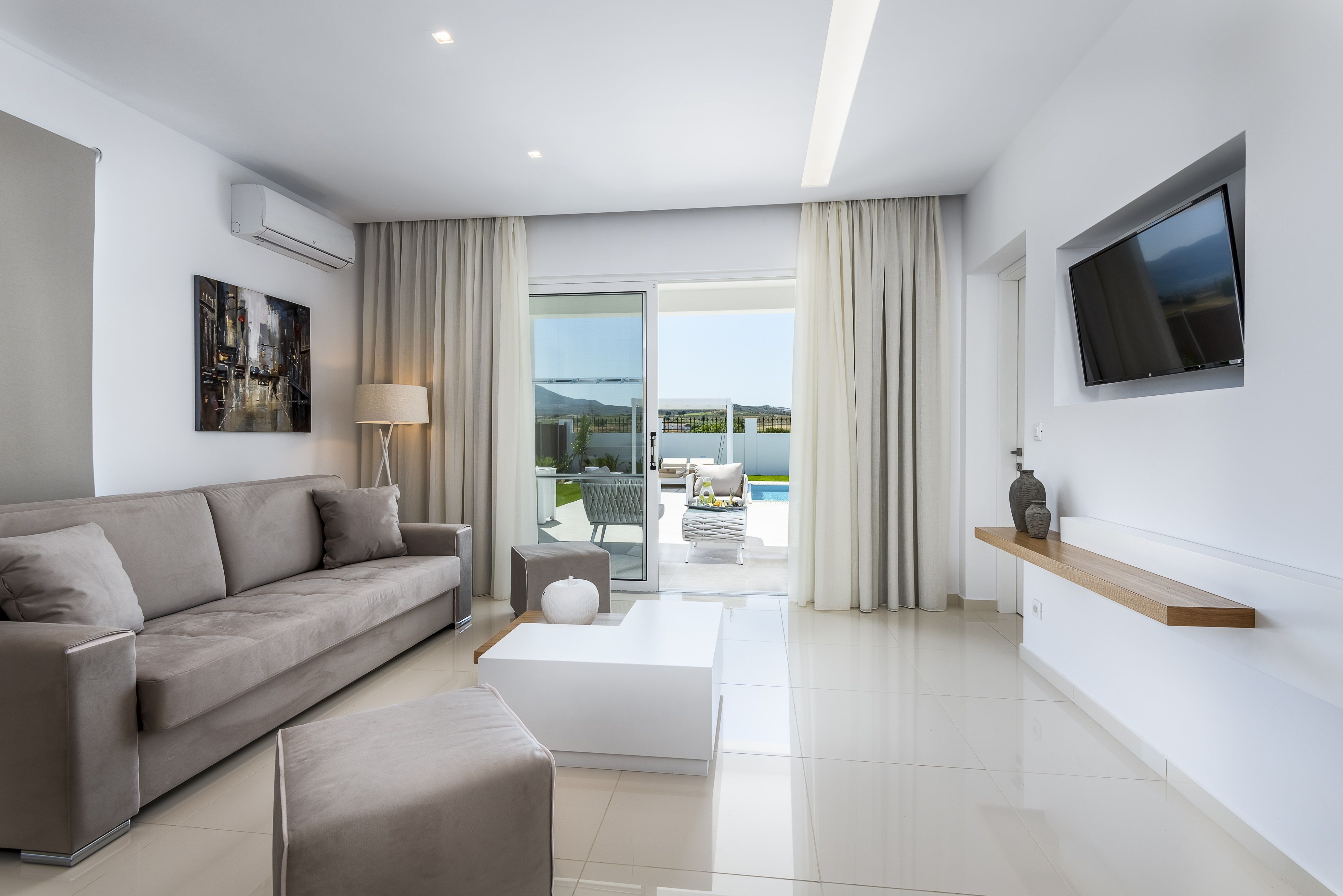 VILLA WITH PRIVATE POOL