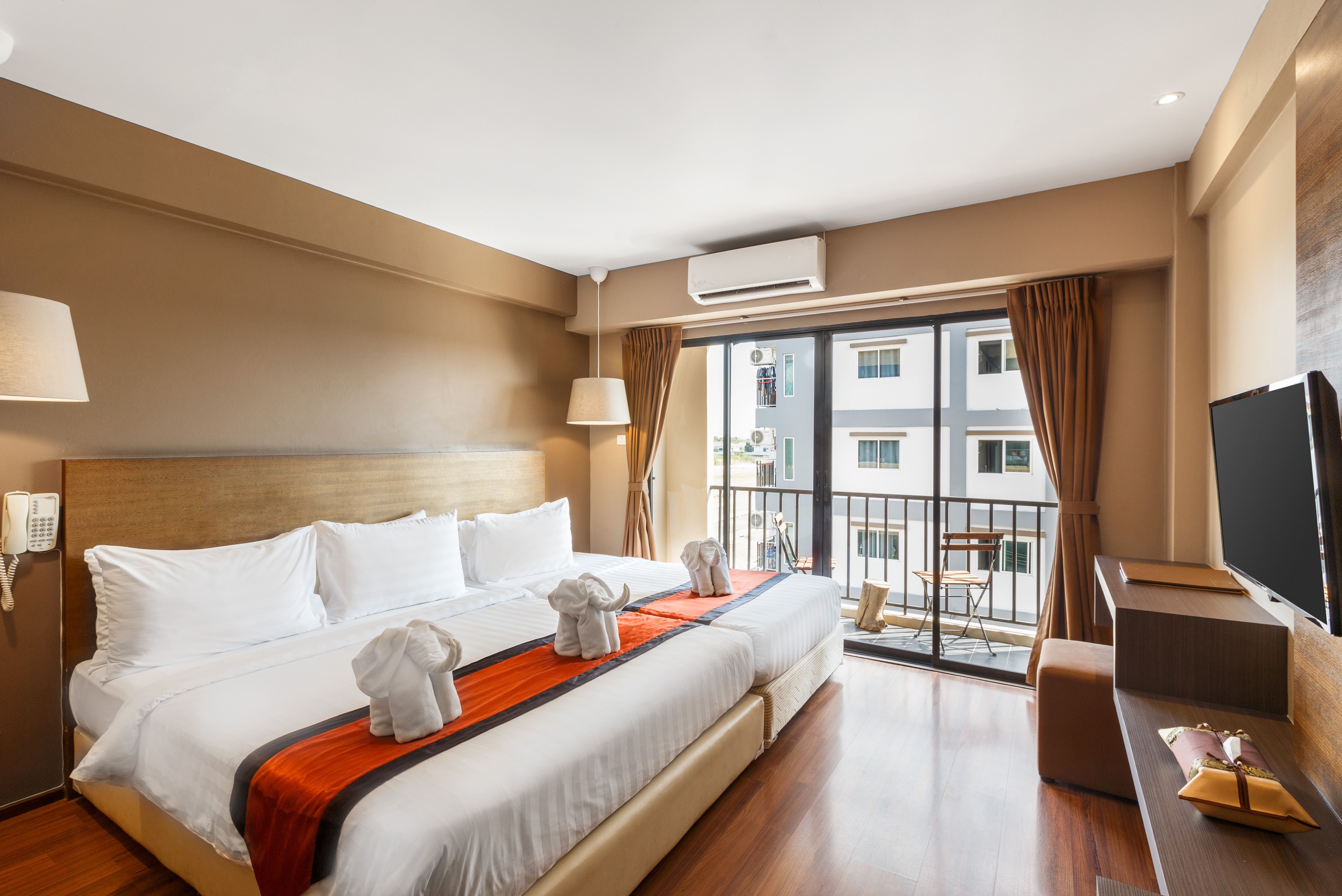 TRIPLE ROOM