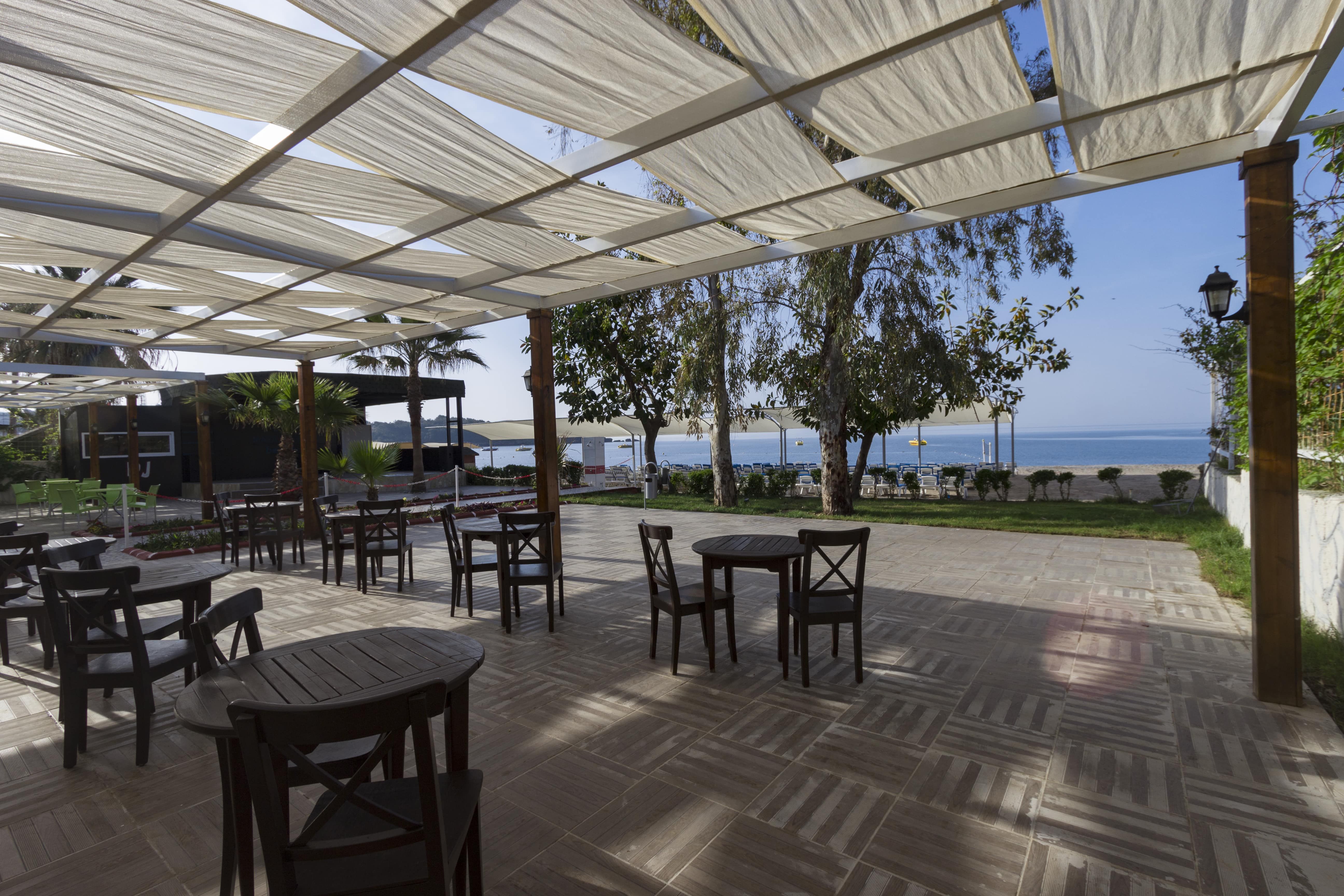 pool bar