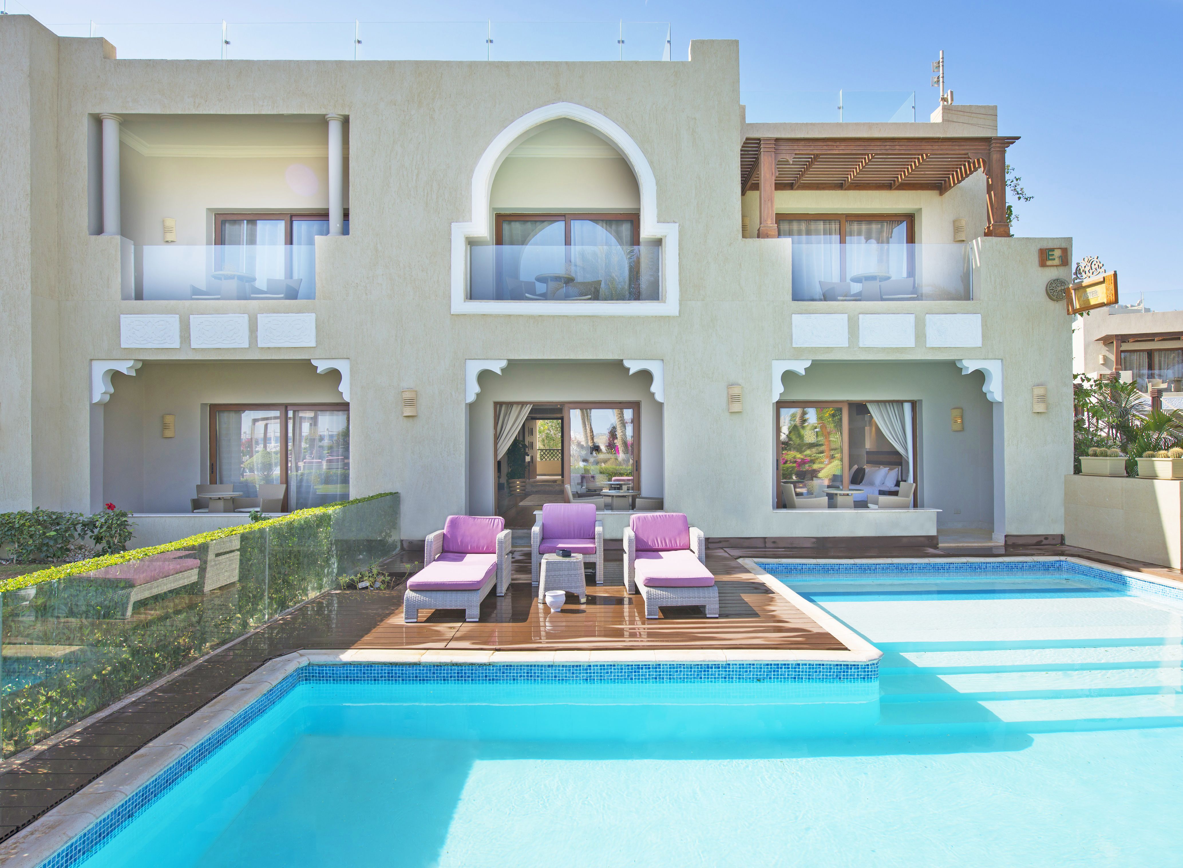 Executive Swim up suite 