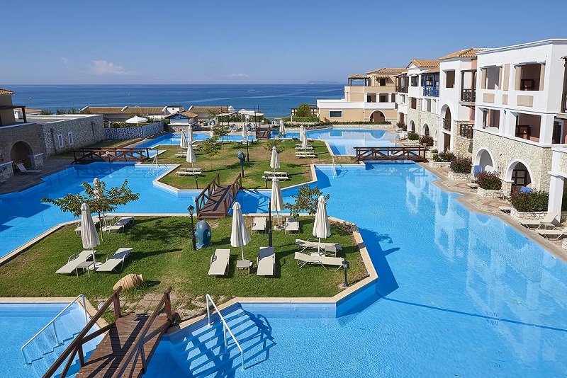 Aldemar Olympian Village de pus pe site.jpg