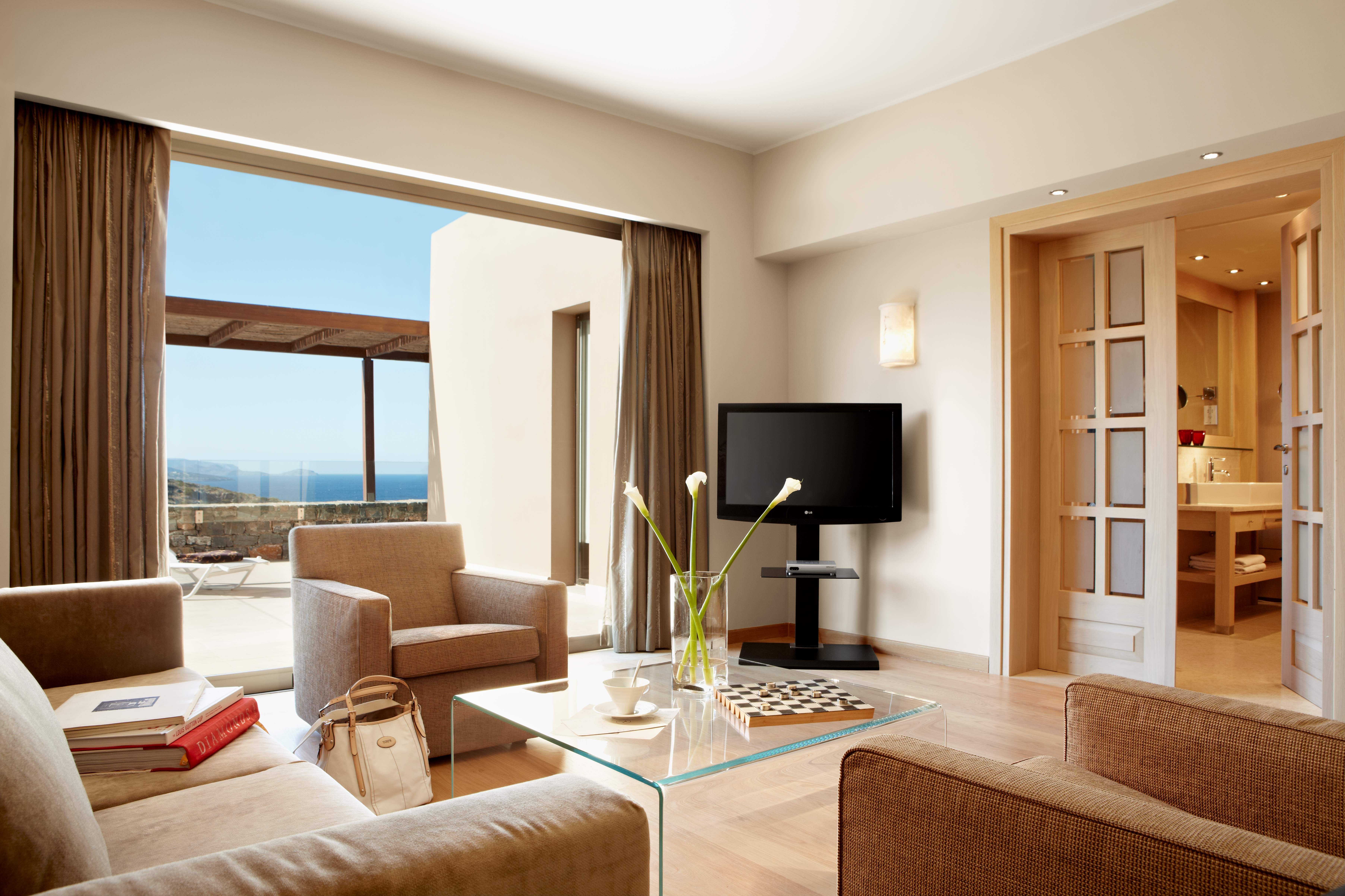 ONE BEDROOM SUITE SEA VIEW