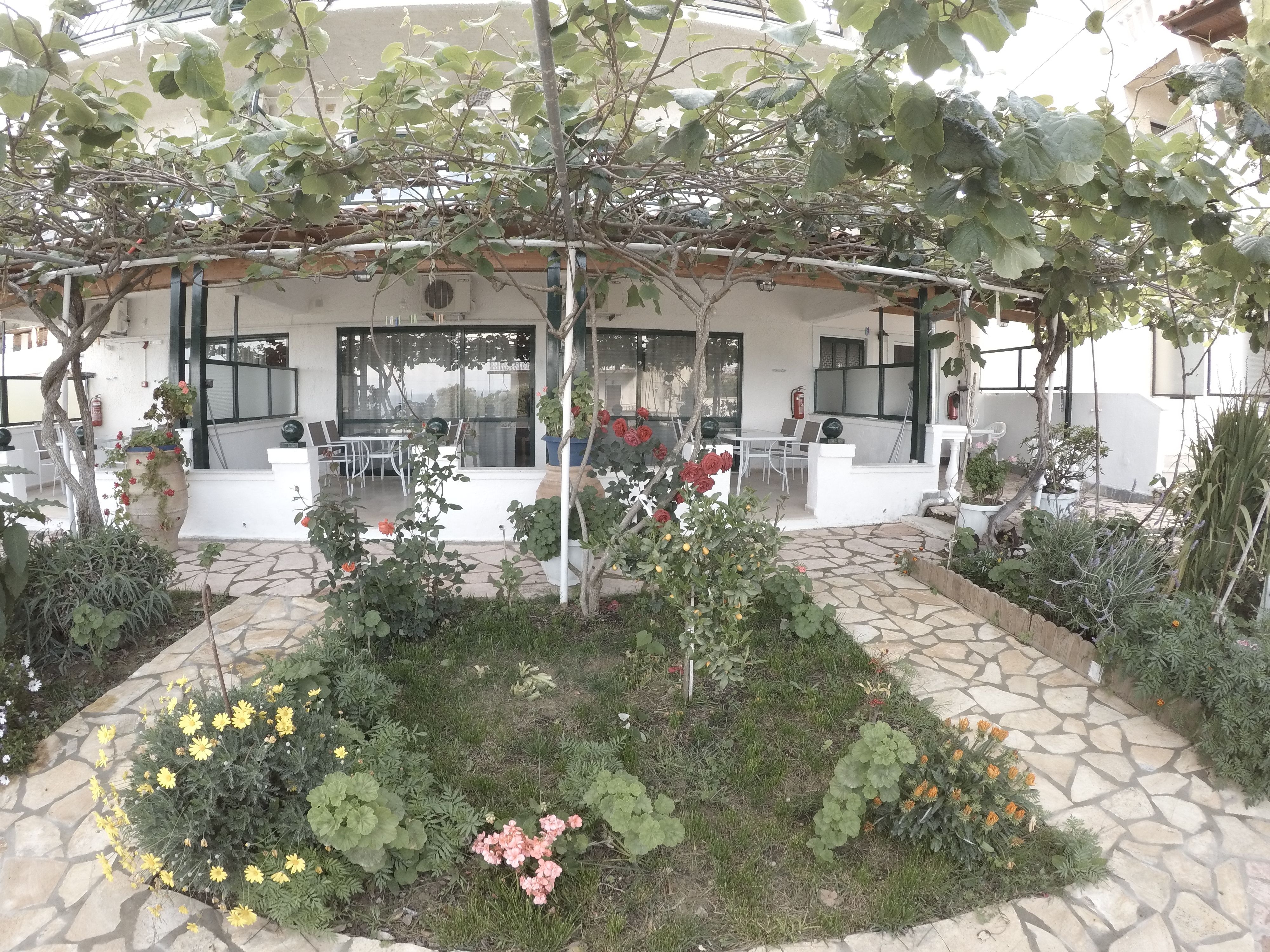 APARTMENT 2 BEDROOM 4 PAX