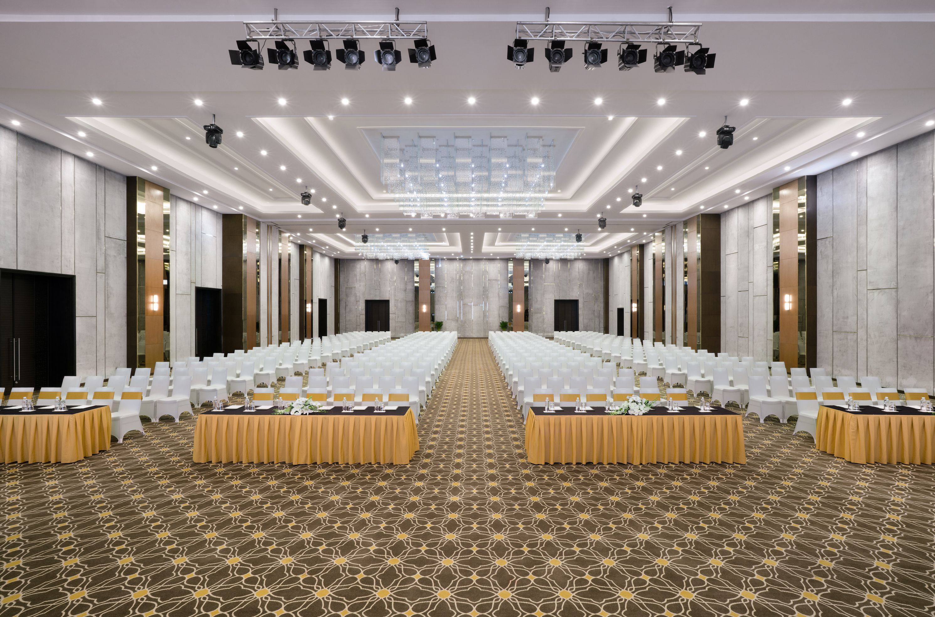 MICE (servicii de organizare de întâlniri, conferințe, alte evenimente)