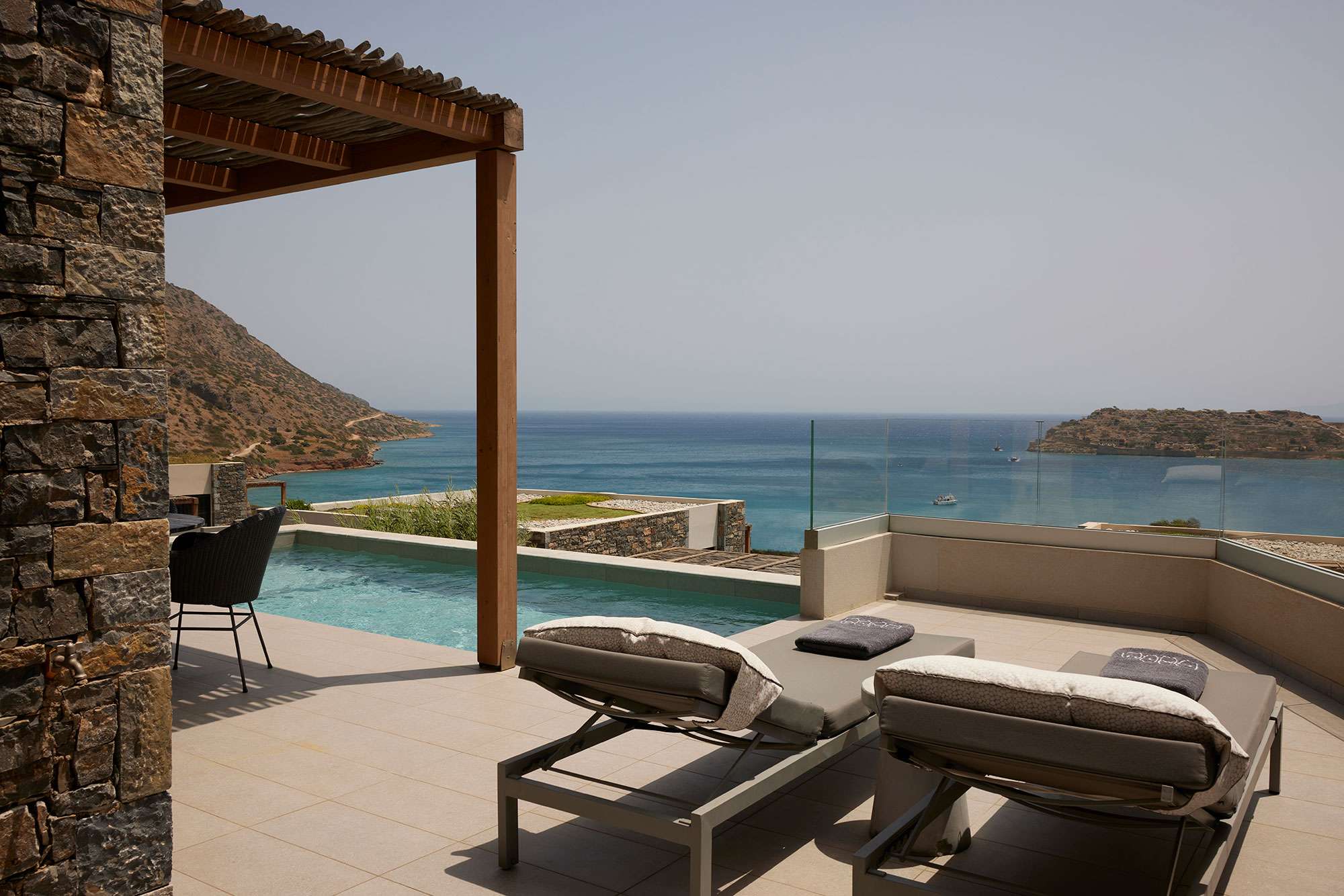 Family Duplex with Private Pool - Basement Level - Sea View