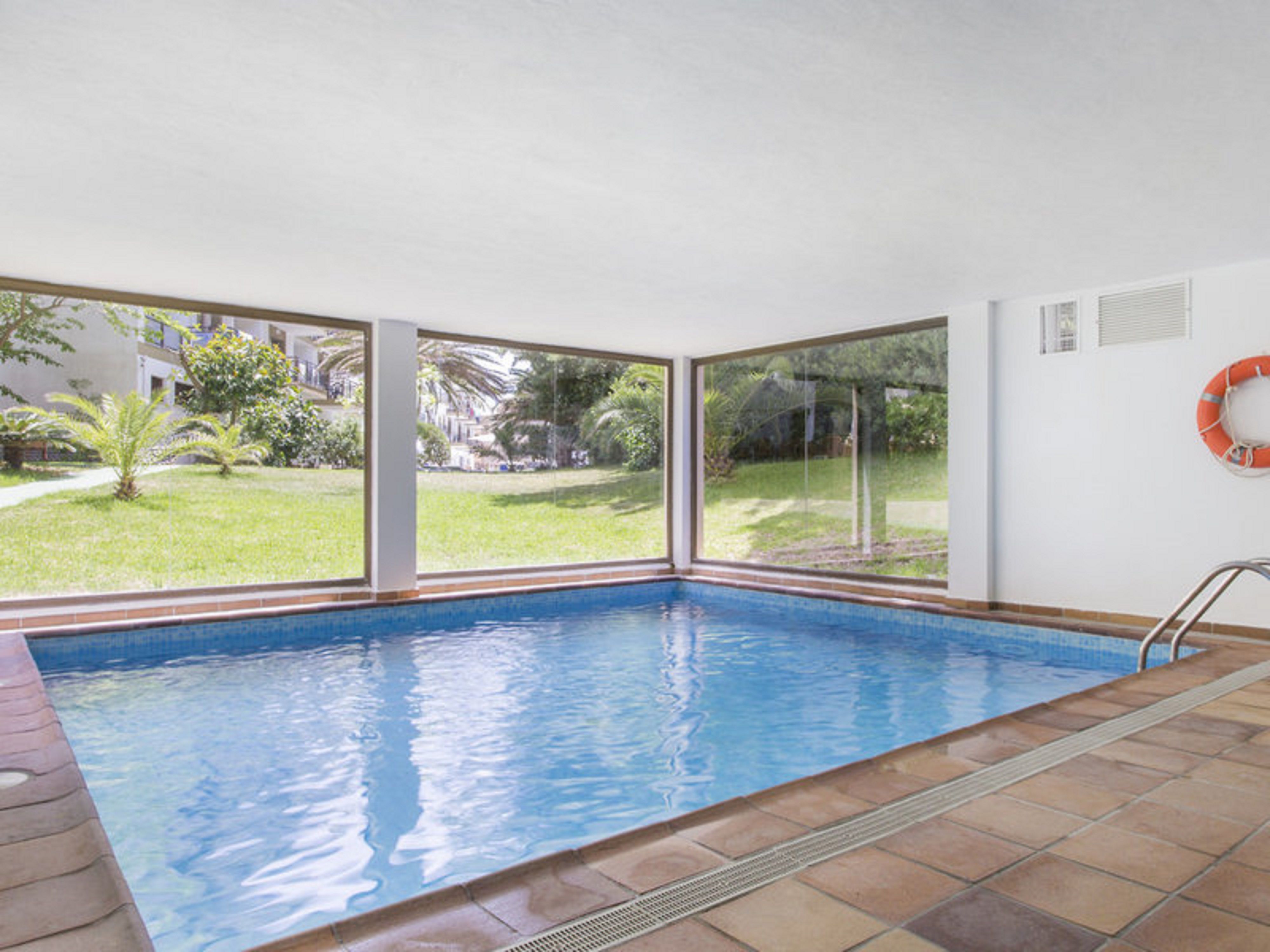 Piscină interioară