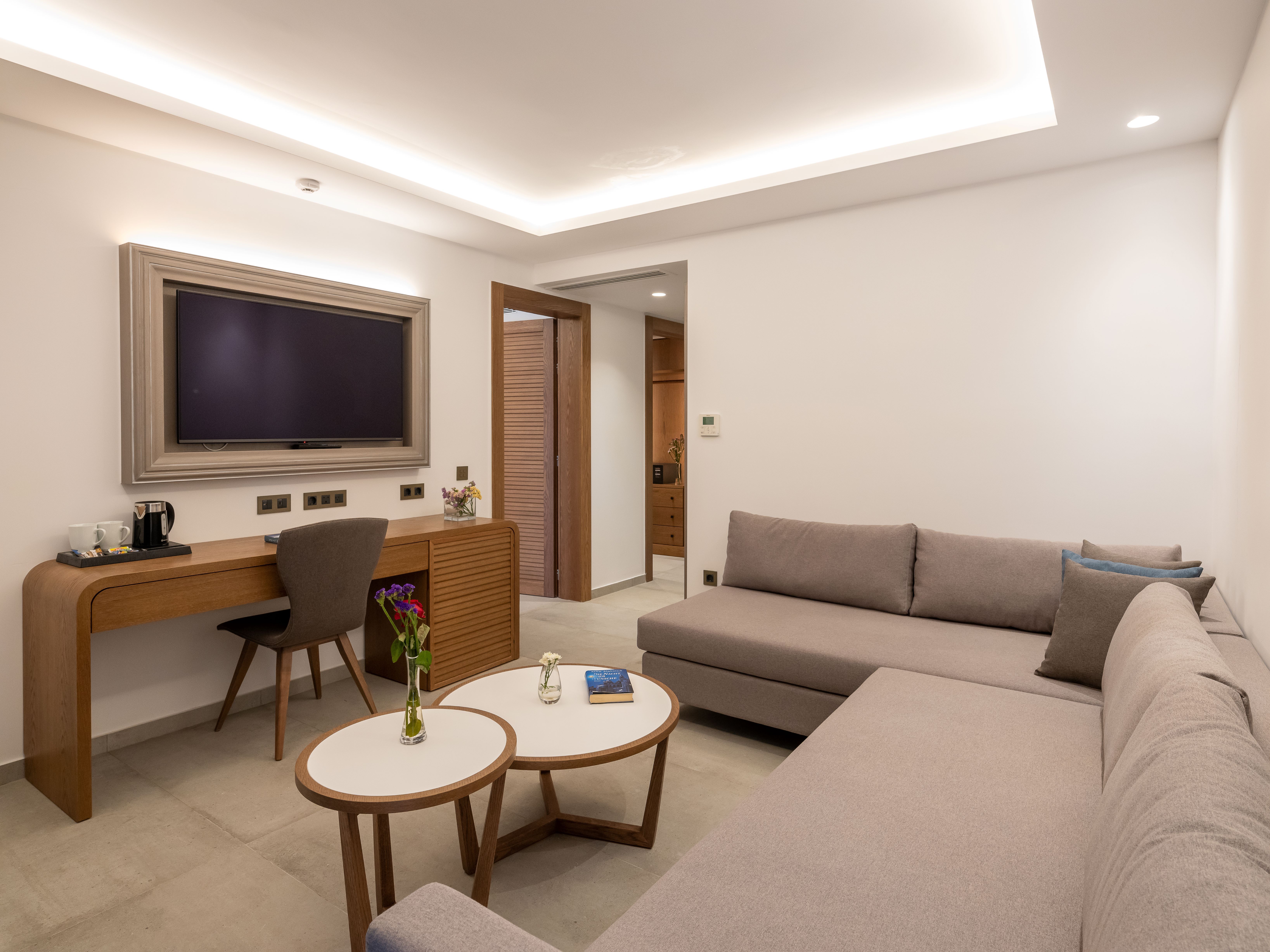 Royal Family Suite Water front