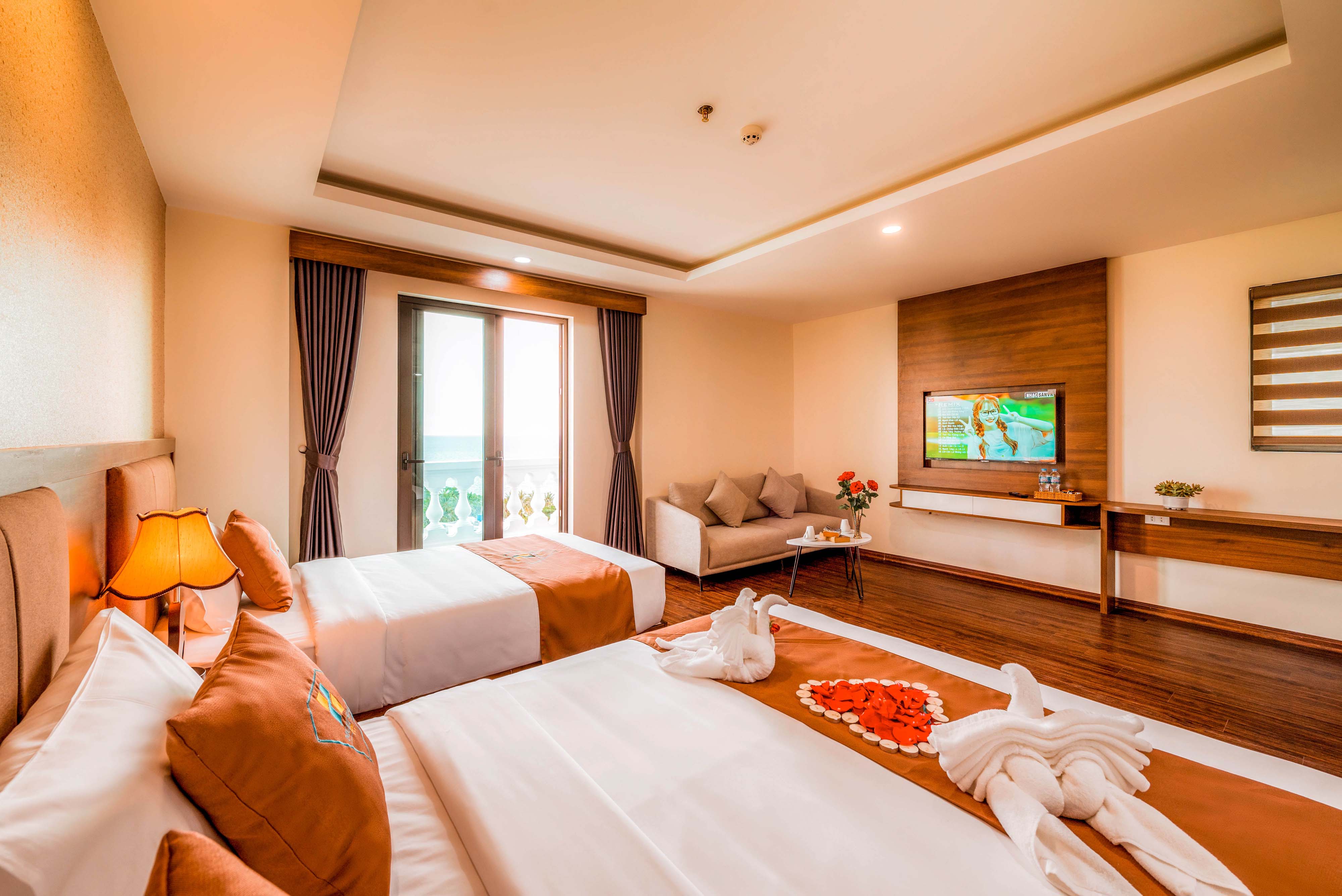 SUITE OCEAN VIEW WITH WINDOW