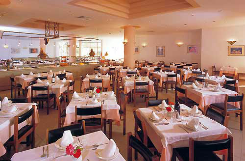 Hotel Doreta Beach  restaurant.jpg