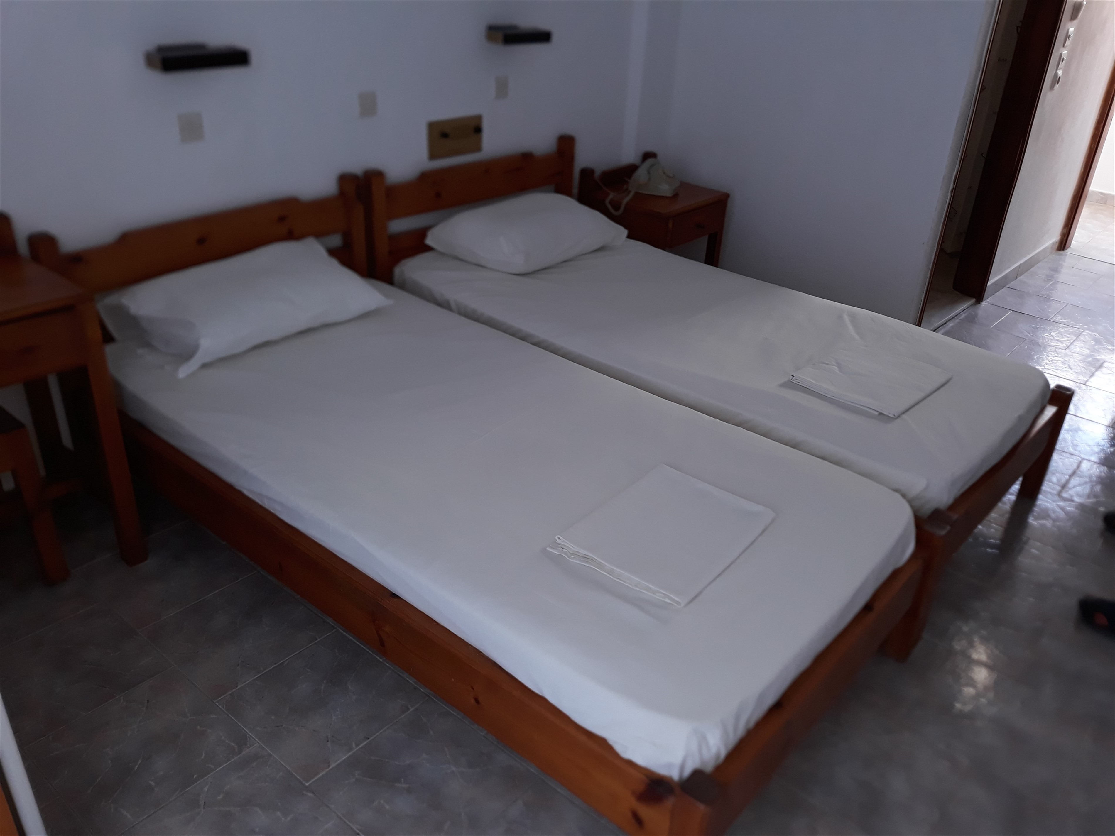 DOUBLE ROOM