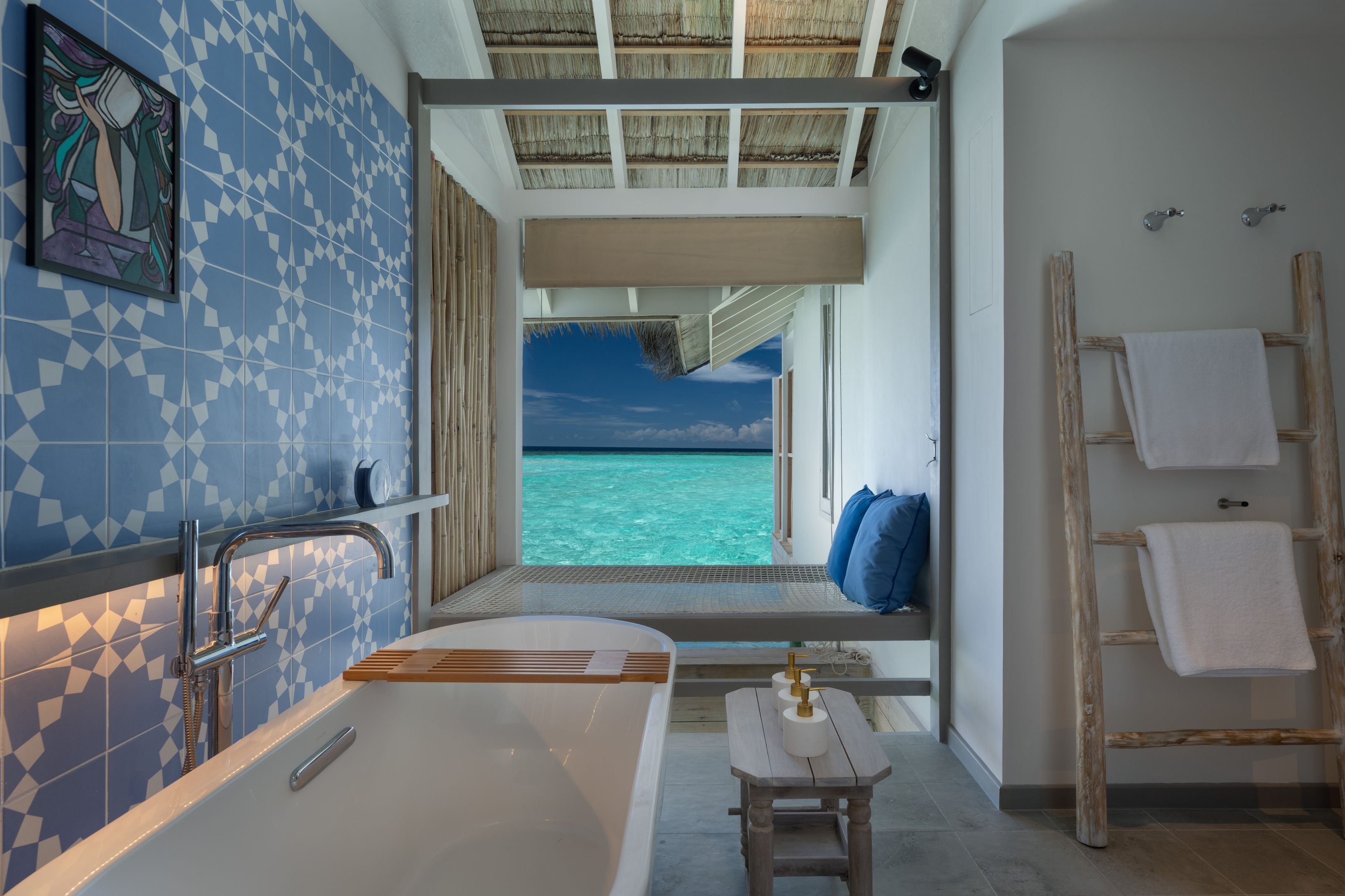 LAGOON VILLA