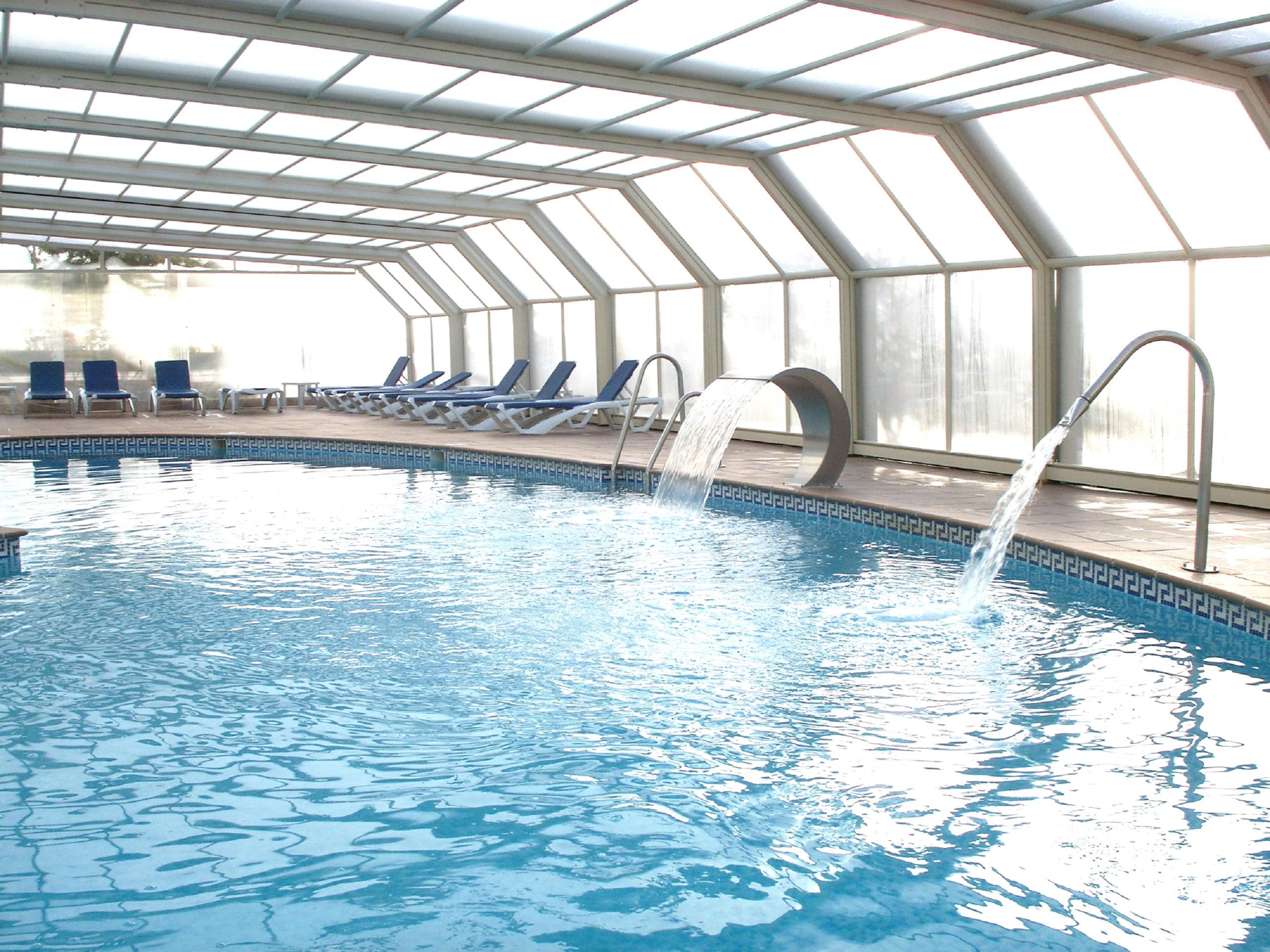 Piscină interioară