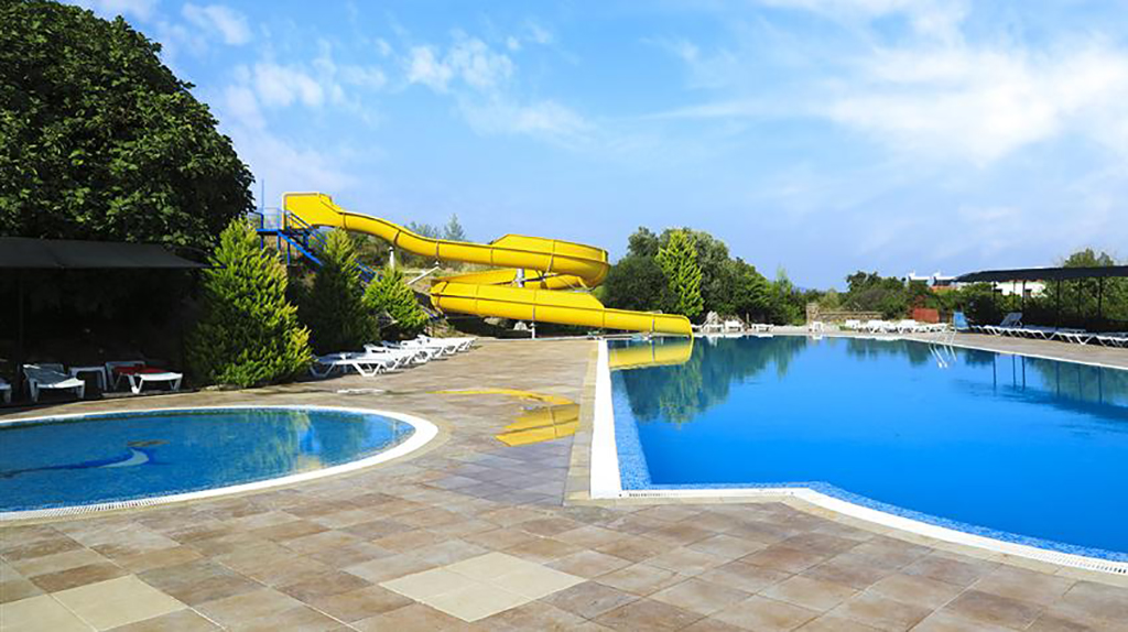 Piscina deschisă