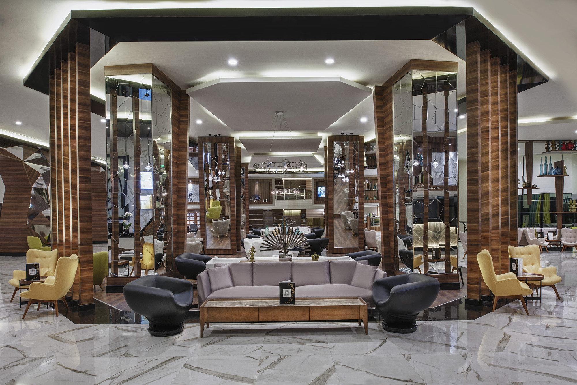 LOBBY BAR
