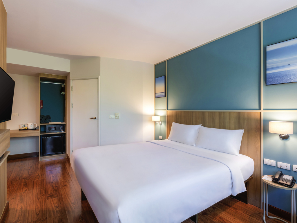 SUPERIOR ROOM