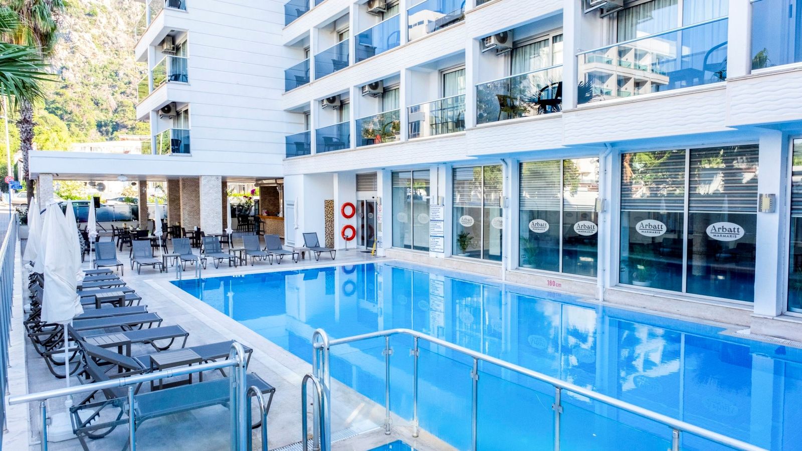 Piscina deschisă