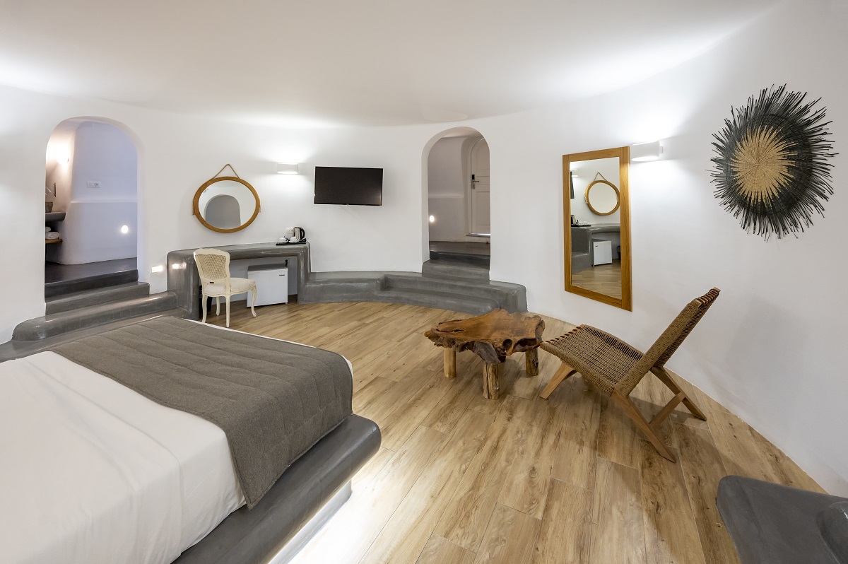 Windmill Deluxe Suite with Shared Pool