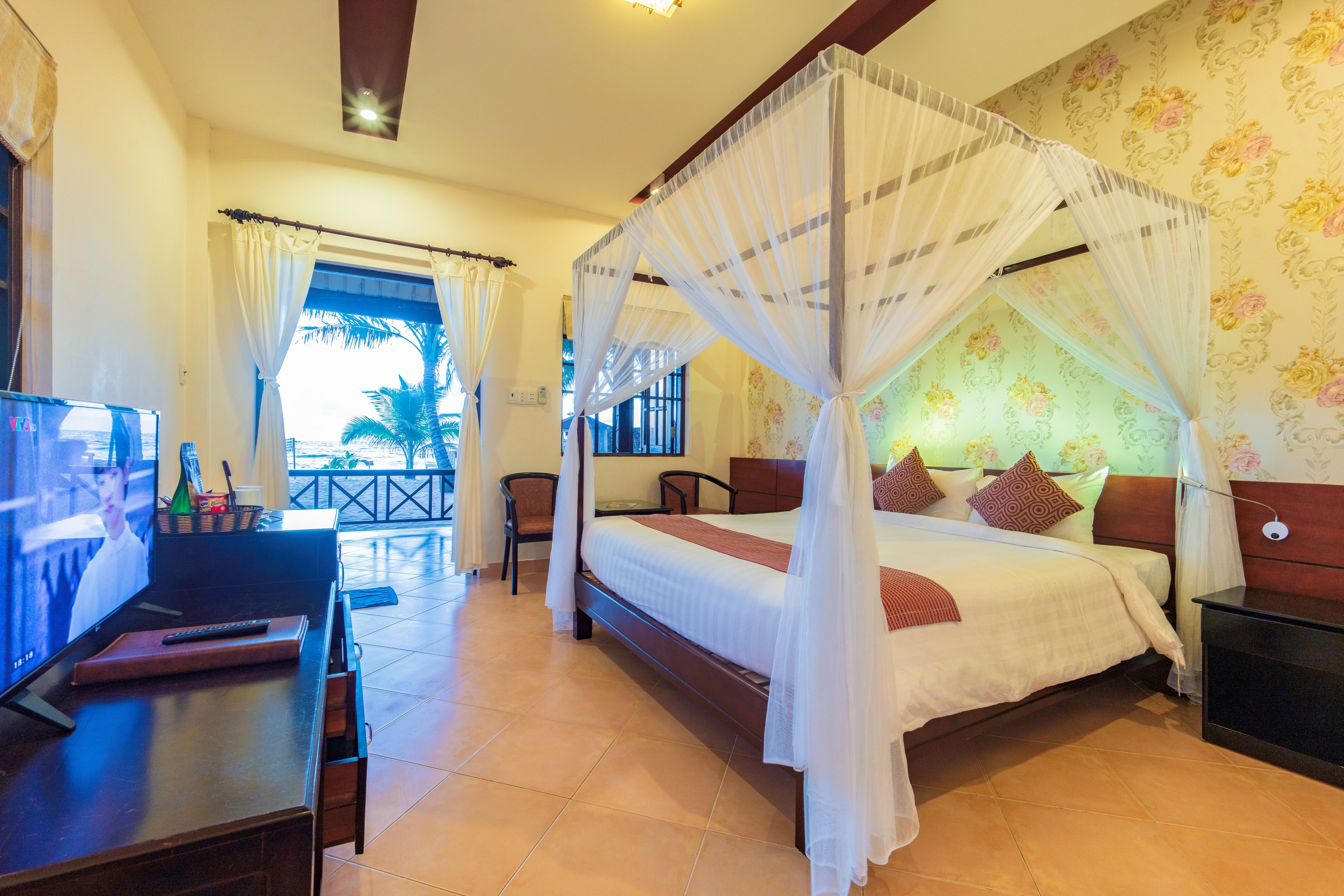 BUNGALOW BEACHFRONT WITH TERRACE SEAVIEW 