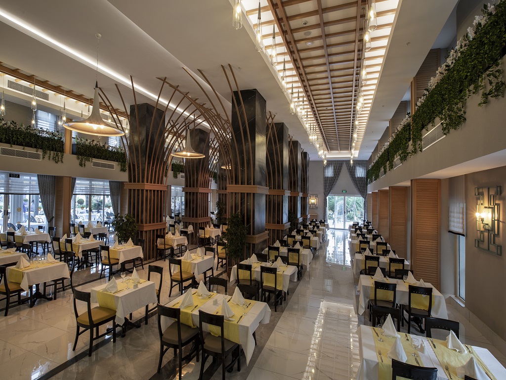 MAIN RESTAURANT