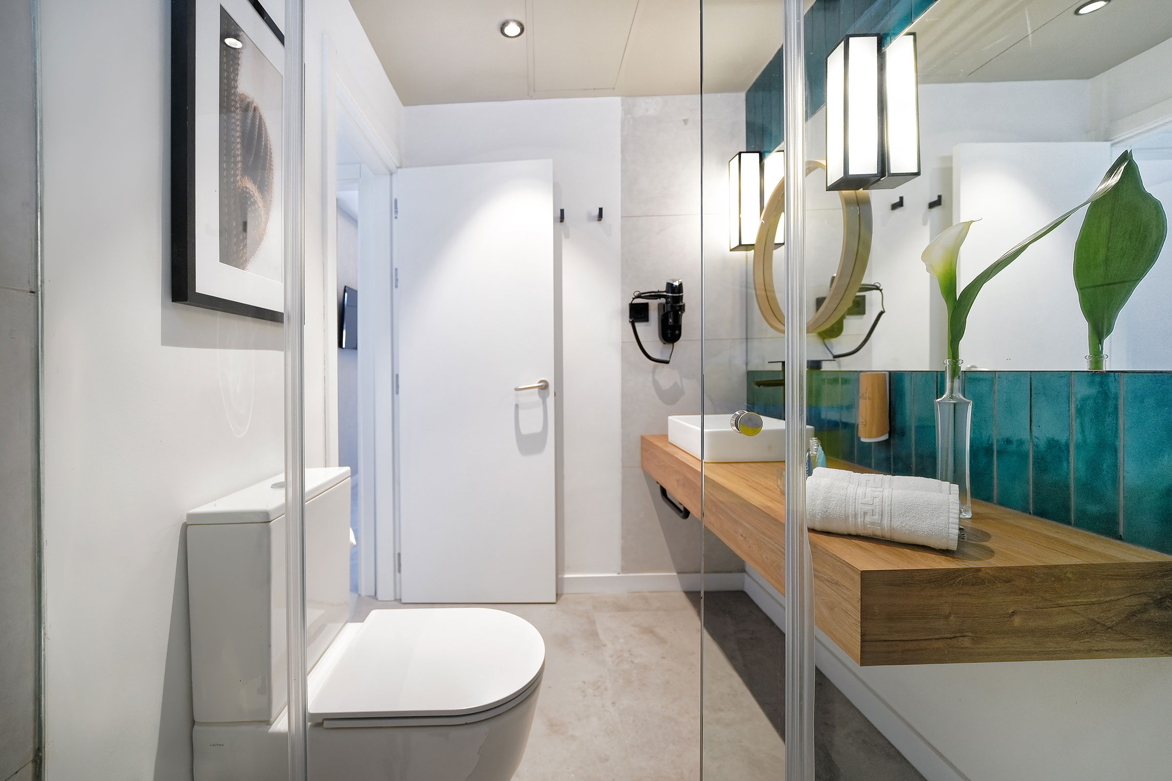 SUITE (ADULTS ONLY AREA) (BALCONY OR TERRACE)