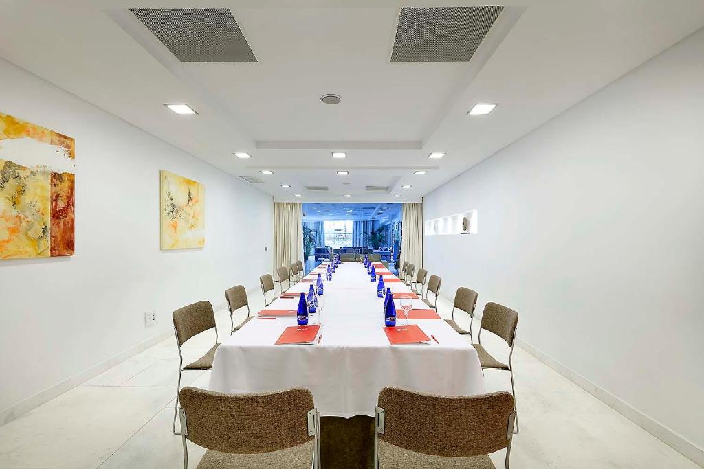 MICE (servicii de organizare de întâlniri, conferințe, alte evenimente)