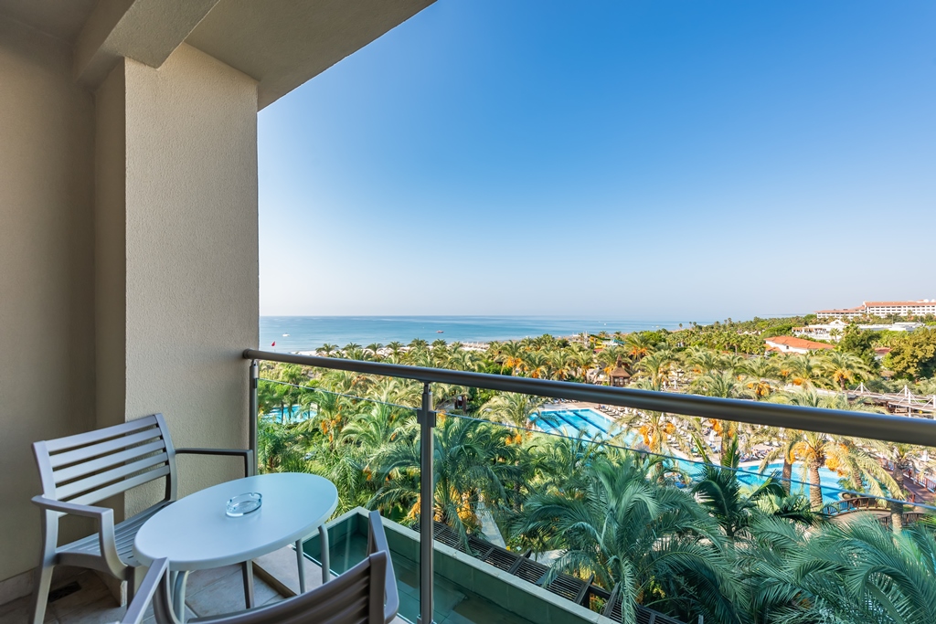 STANDARD SIDE SEA VIEW ROOM