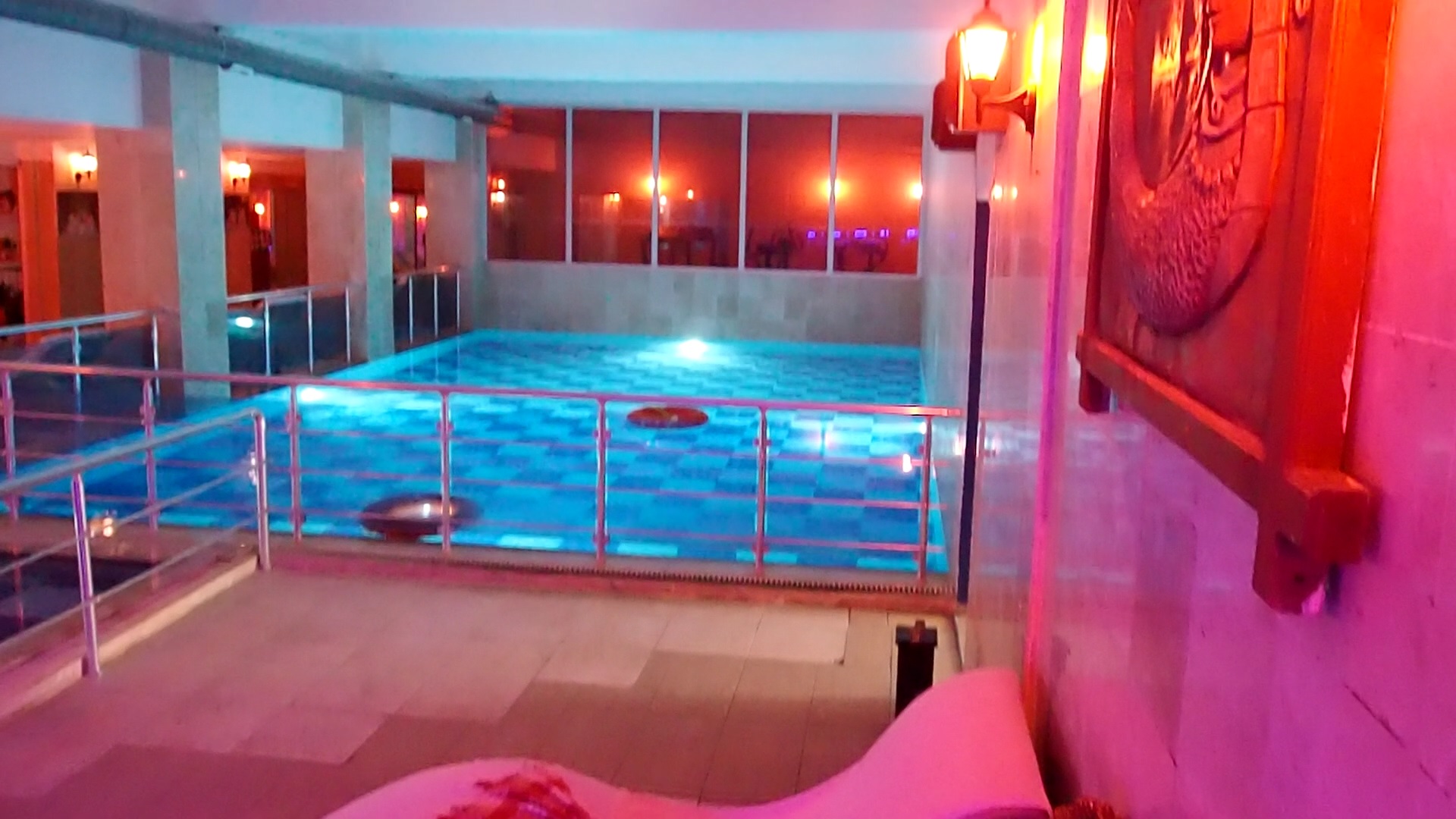 Piscină interioară