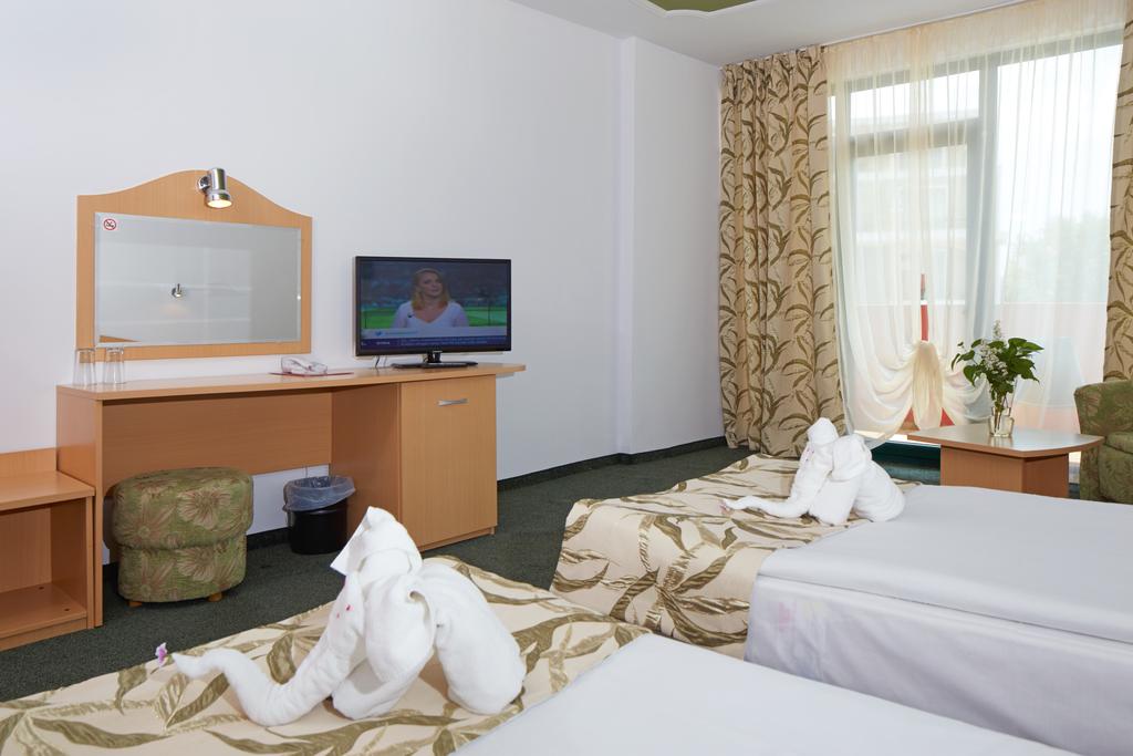 Twin Standard Room (Balcony)