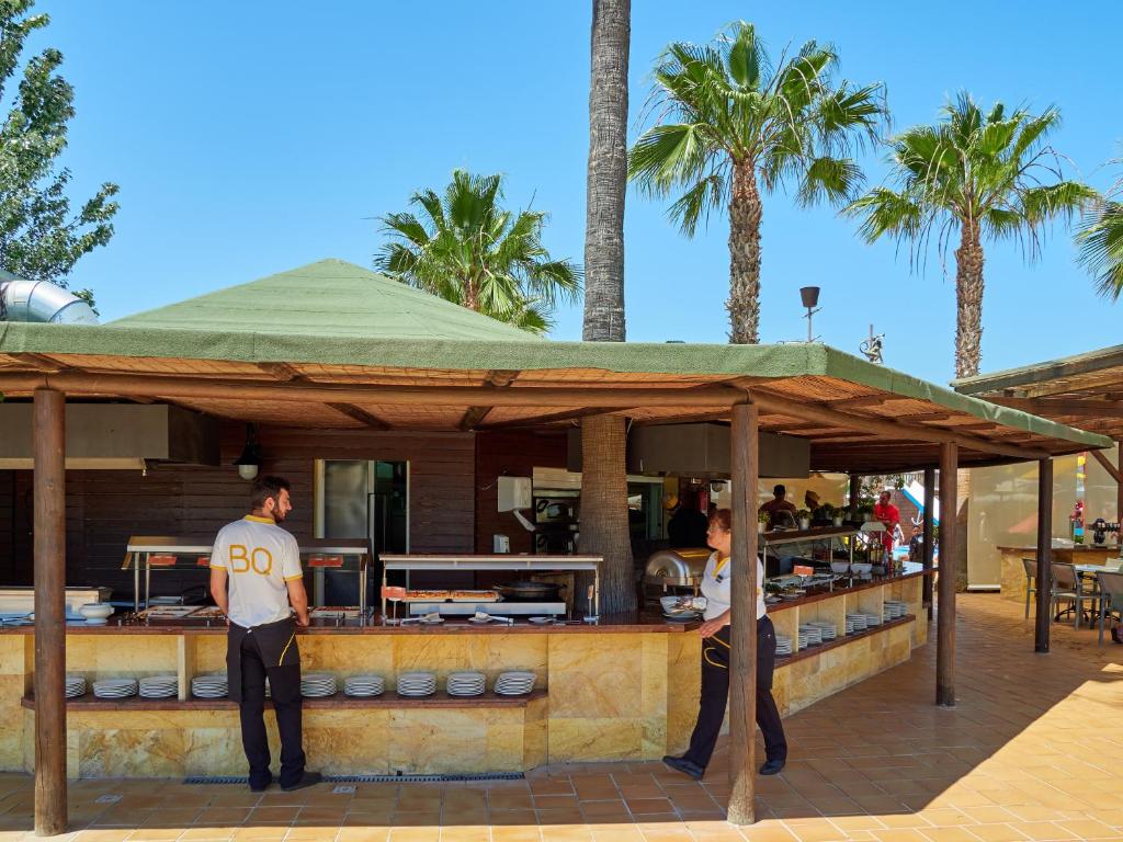 Pool Bar