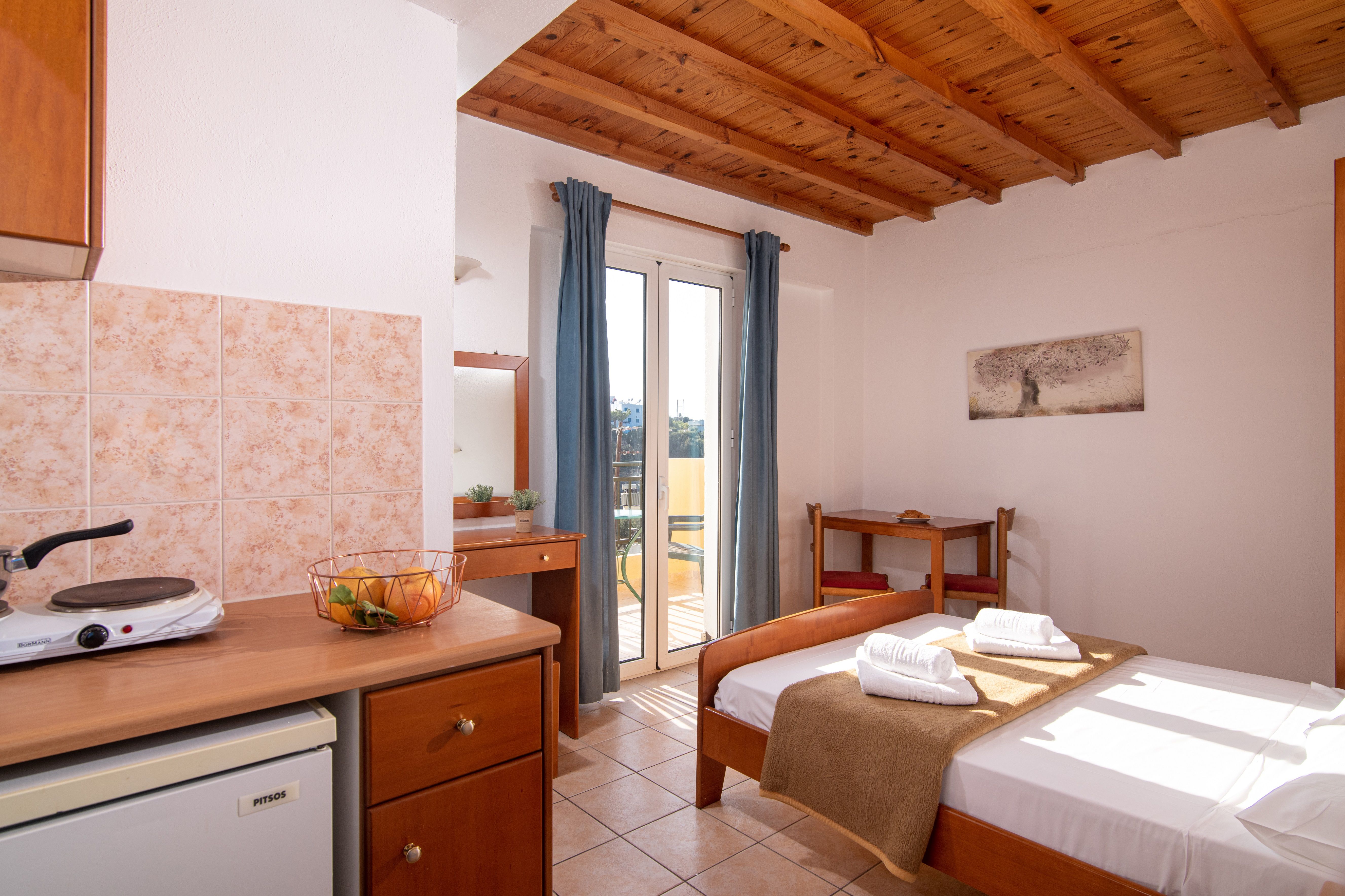 Studio with Garden or Pool View