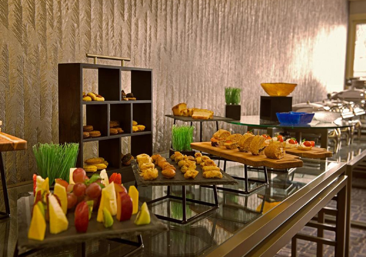 La Mode Cafe and Restaurant