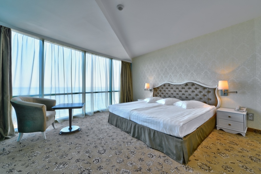 Standard Room (LateralSeaView, Balcony)
