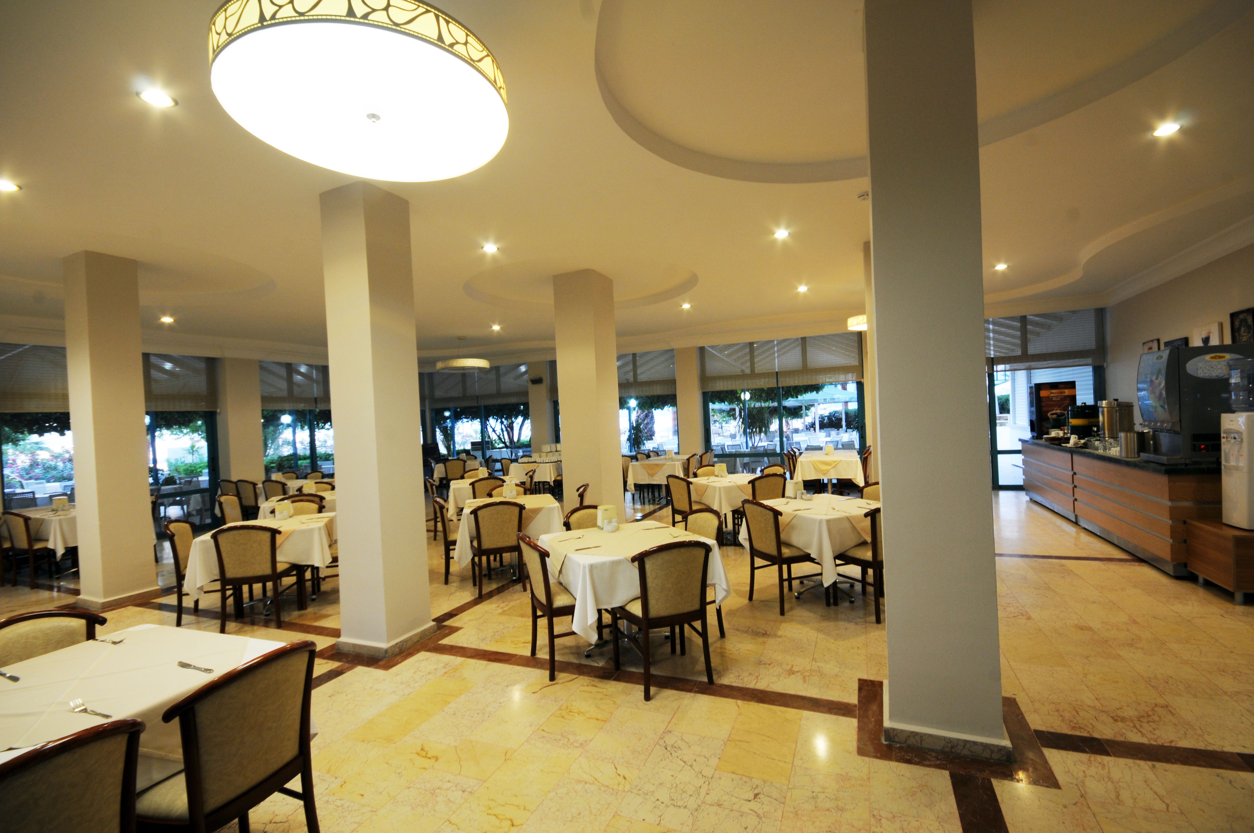 MAIN RESTAURANT