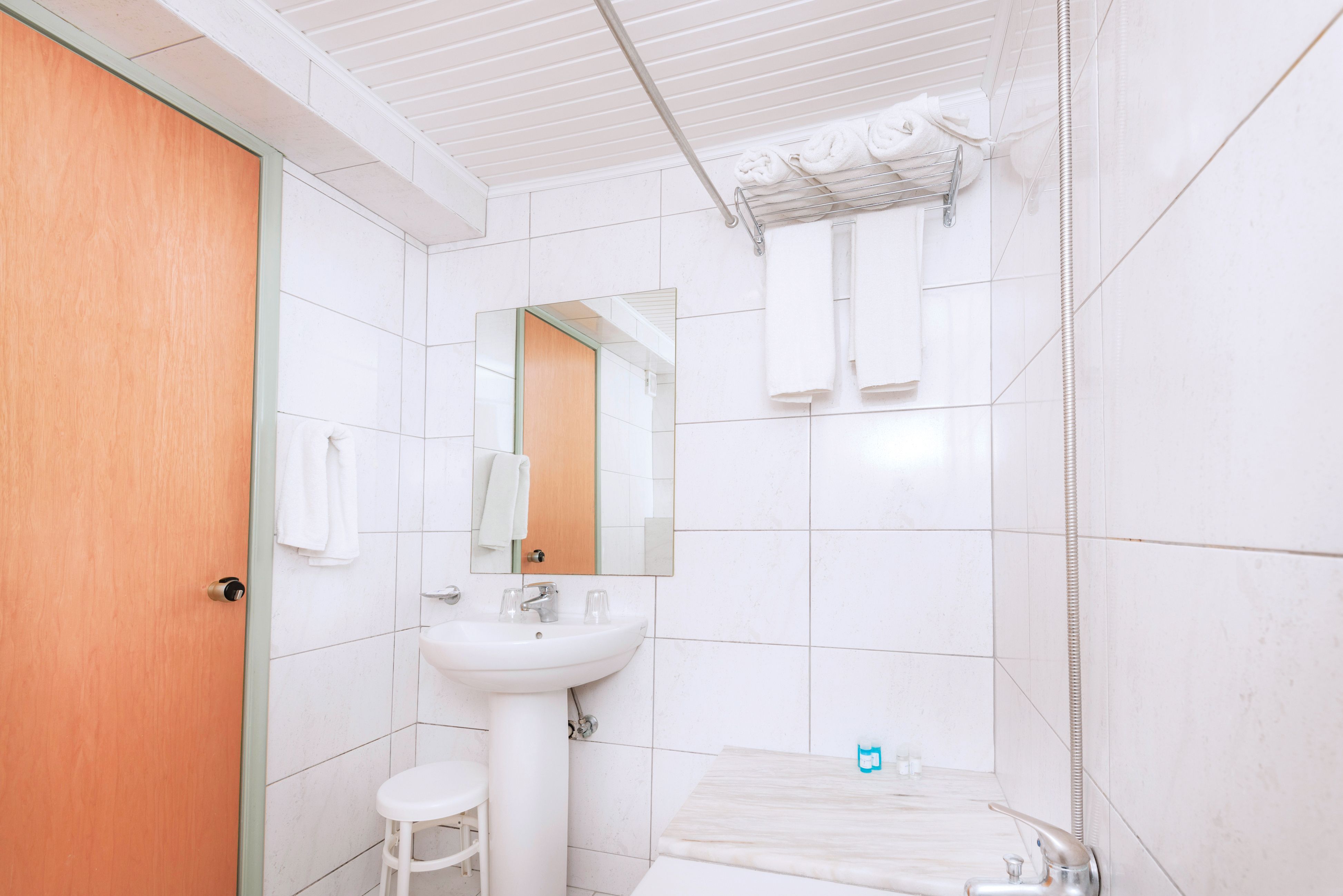 TWIN ROOM INLAND VIEW