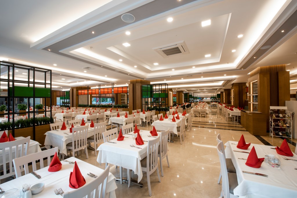 MAIN RESTAURANT
