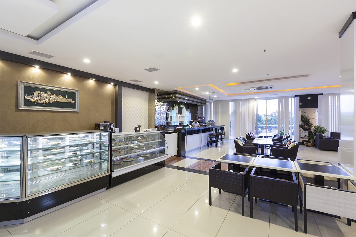 LOBBY BAR