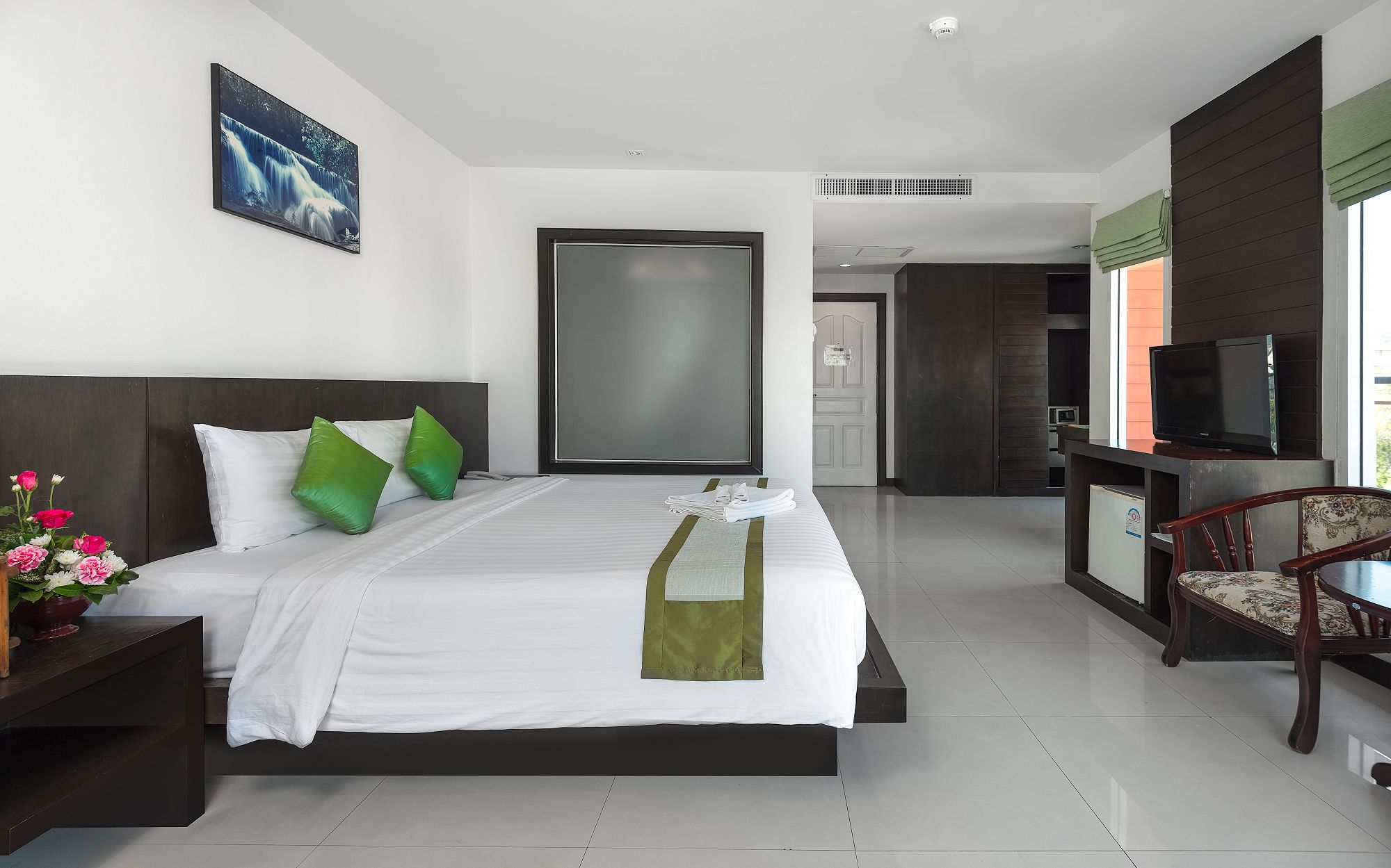 DELUXE ROOM 