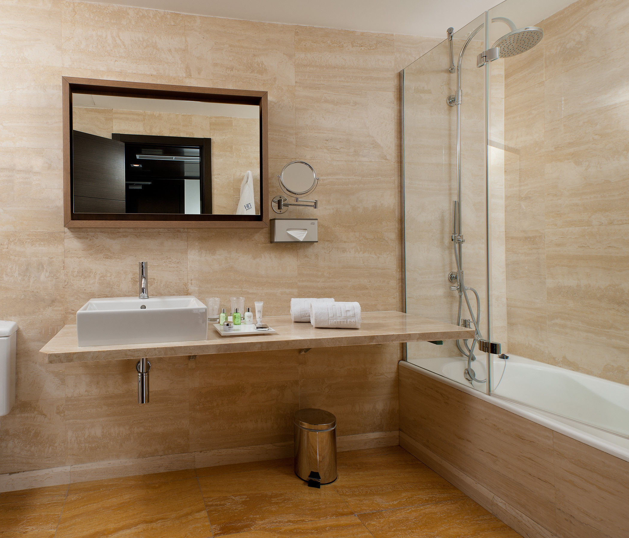 Room PROMO