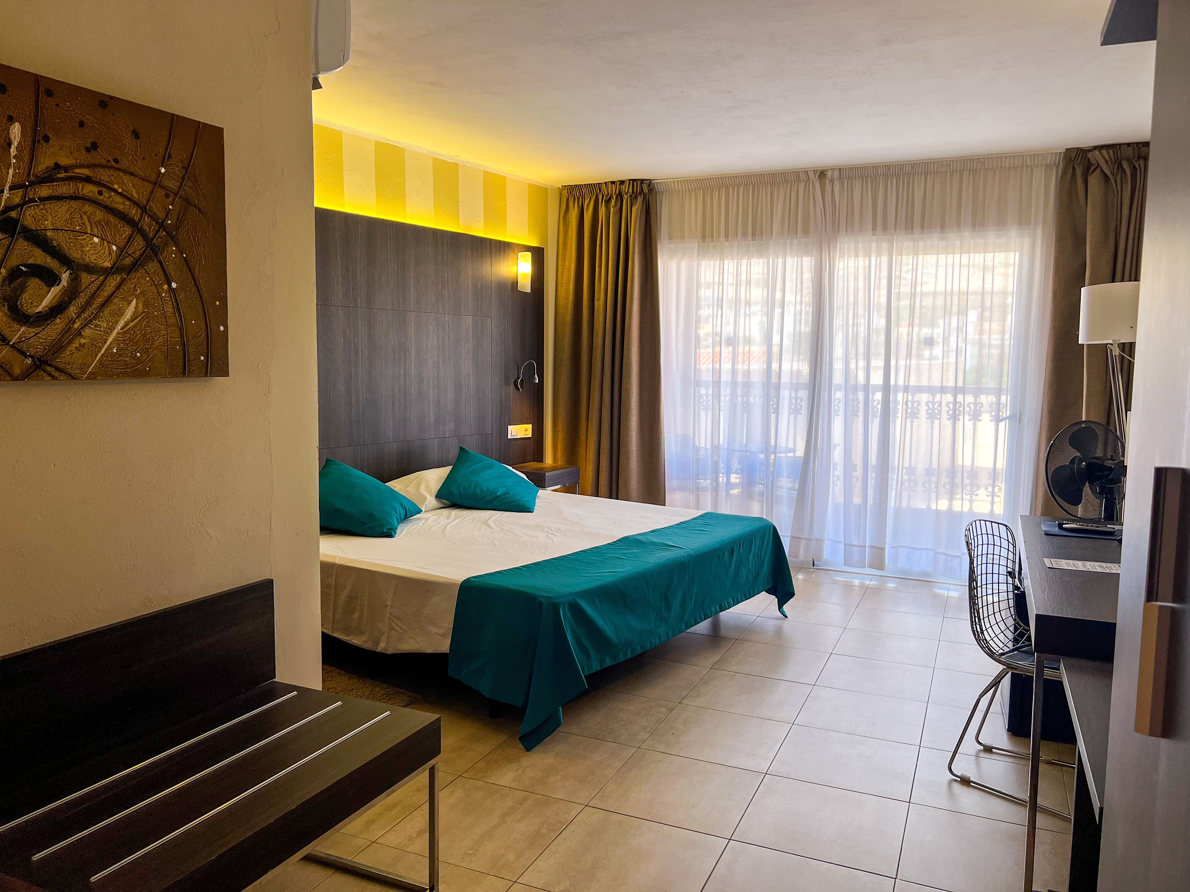 DELUXE ROOM WITH BALCONY OR TERRACE